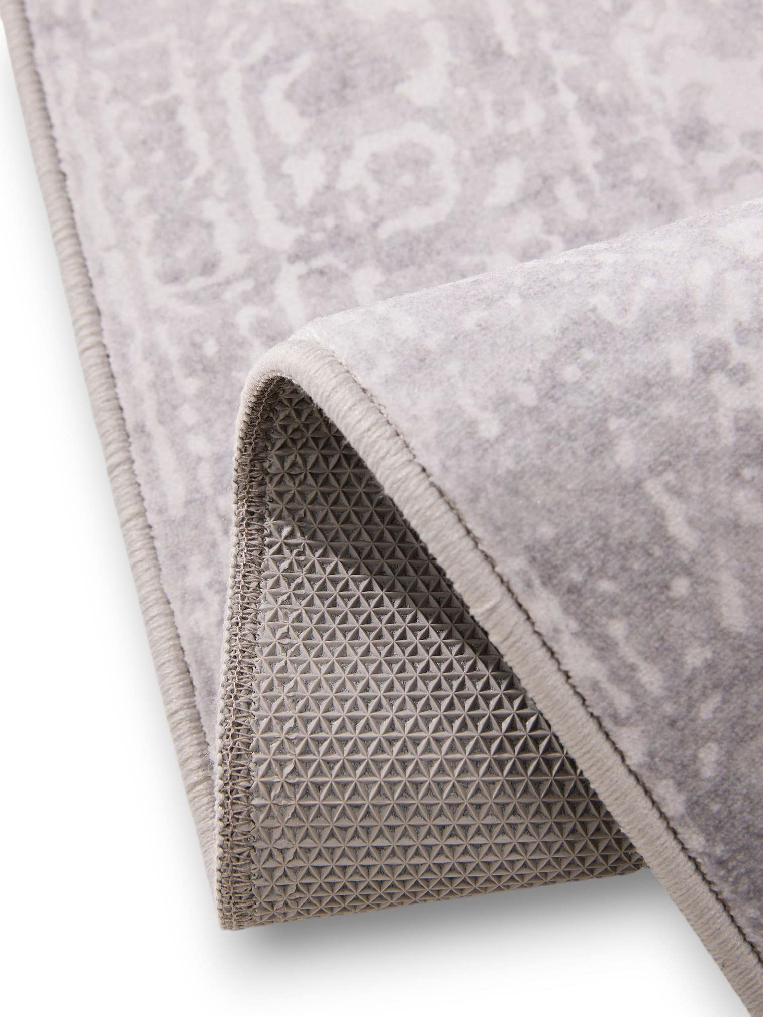 Koberec z 100% polyester v Grey s vlasem výšky do 5 mm od benuta Nest