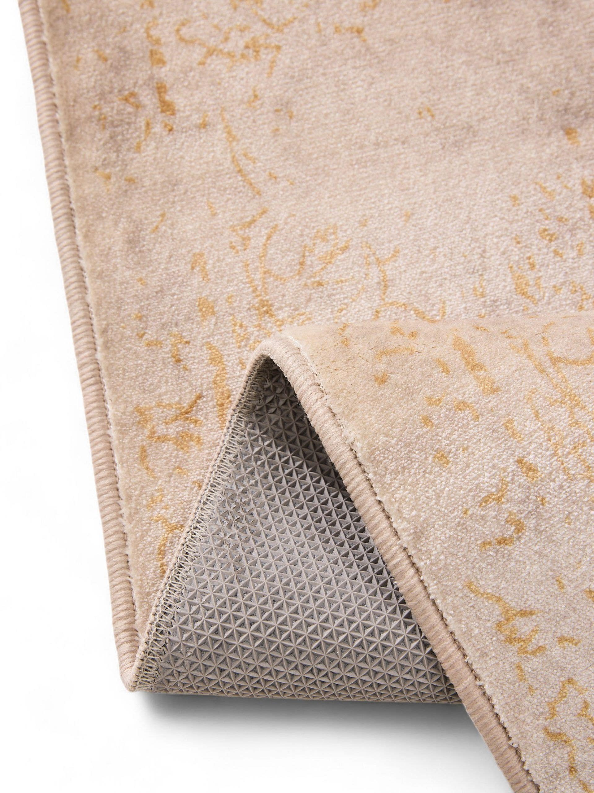 Rug made of 100% Polyester in Beige with a 1- 5 mm high pile by benuta Nest