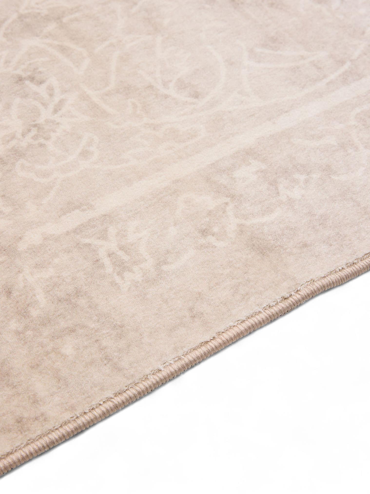Rug made of 100% Polyester in Beige with a 1- 5 mm high pile by benuta Nest