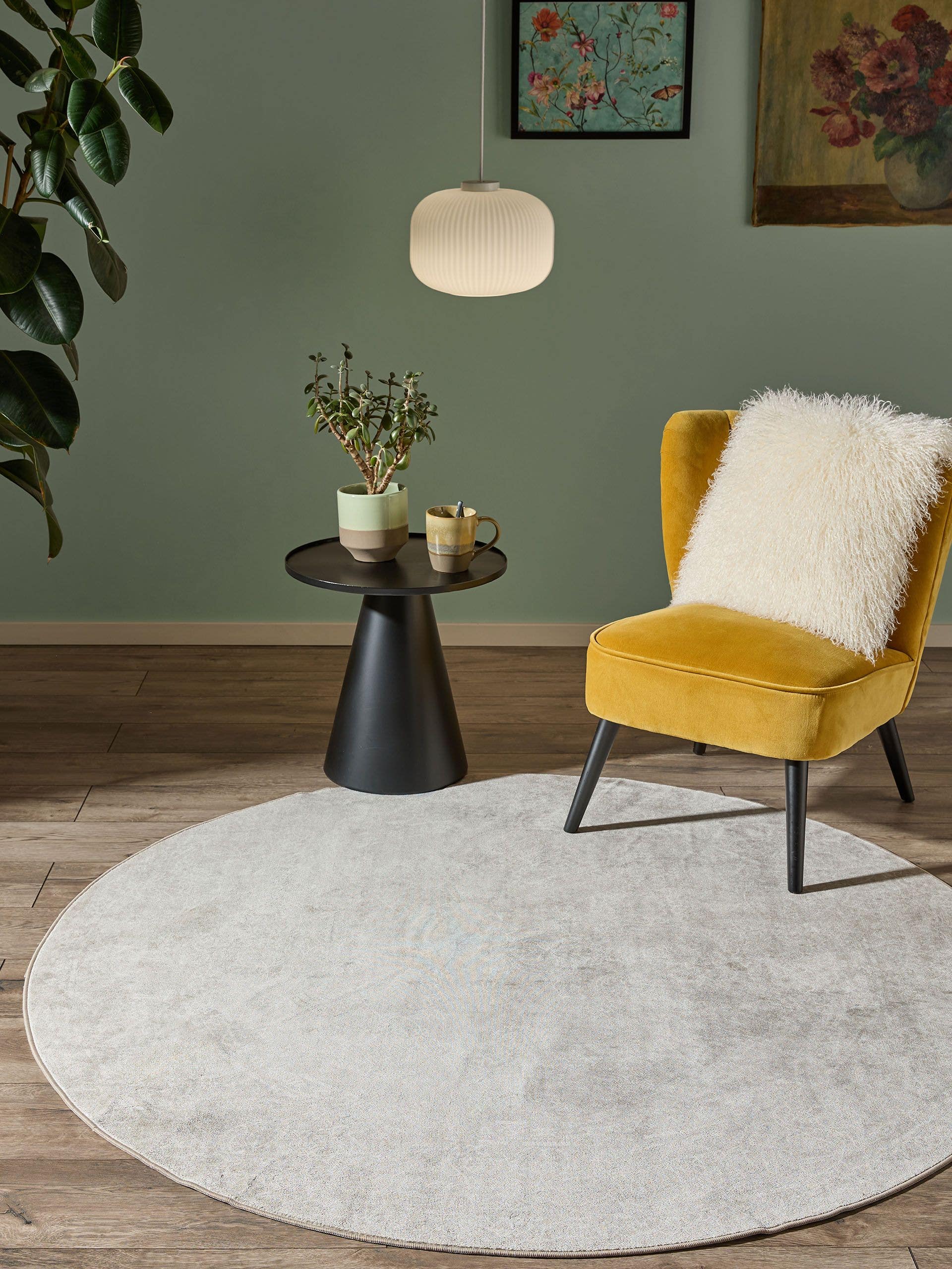 Tapijt van 100% Polyester in Beige met een 1- 5 mm hoge pool van benuta Nest