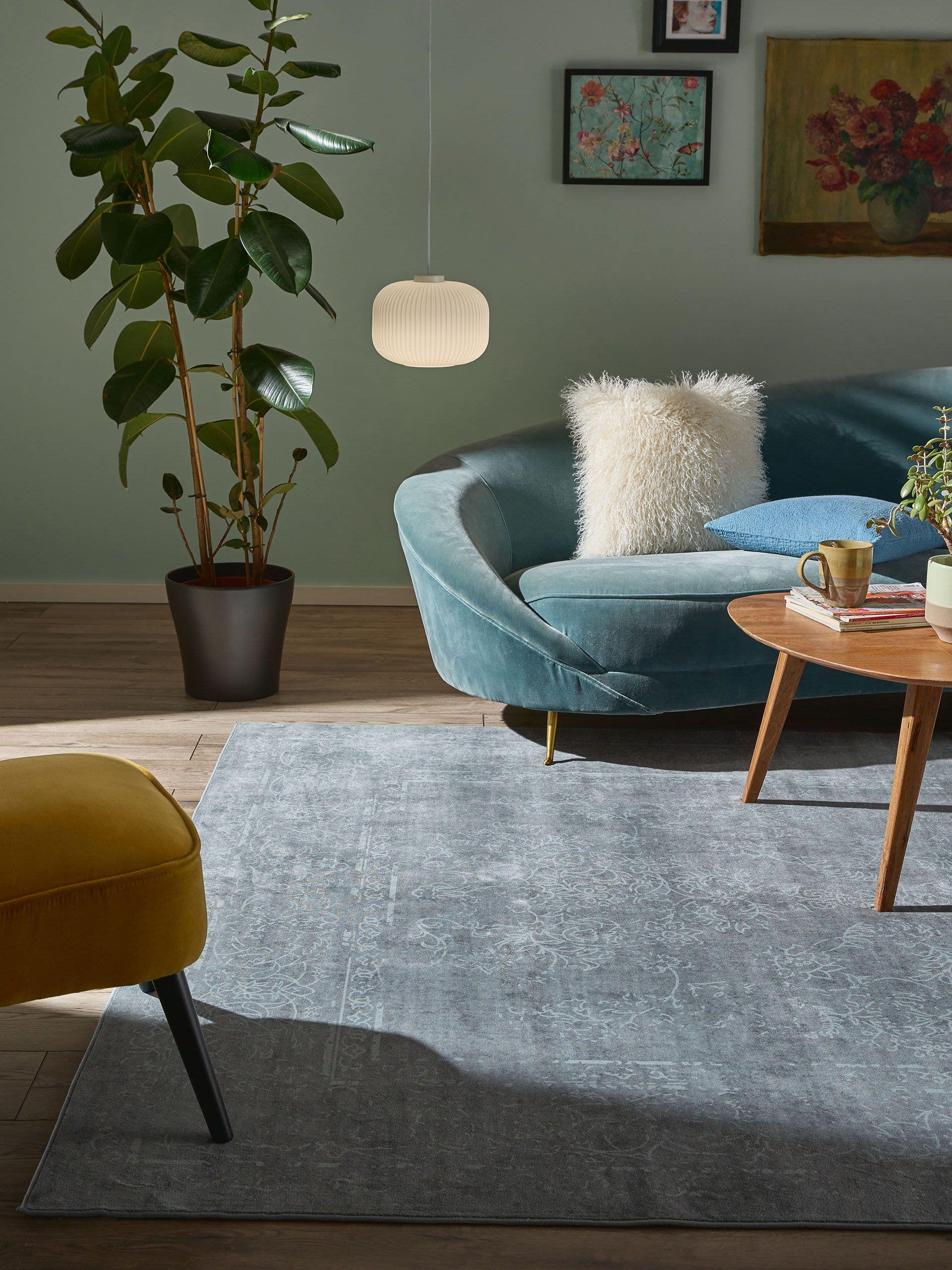 Rug made of 100% Polyester in Beige with a 1- 5 mm high pile by benuta Nest