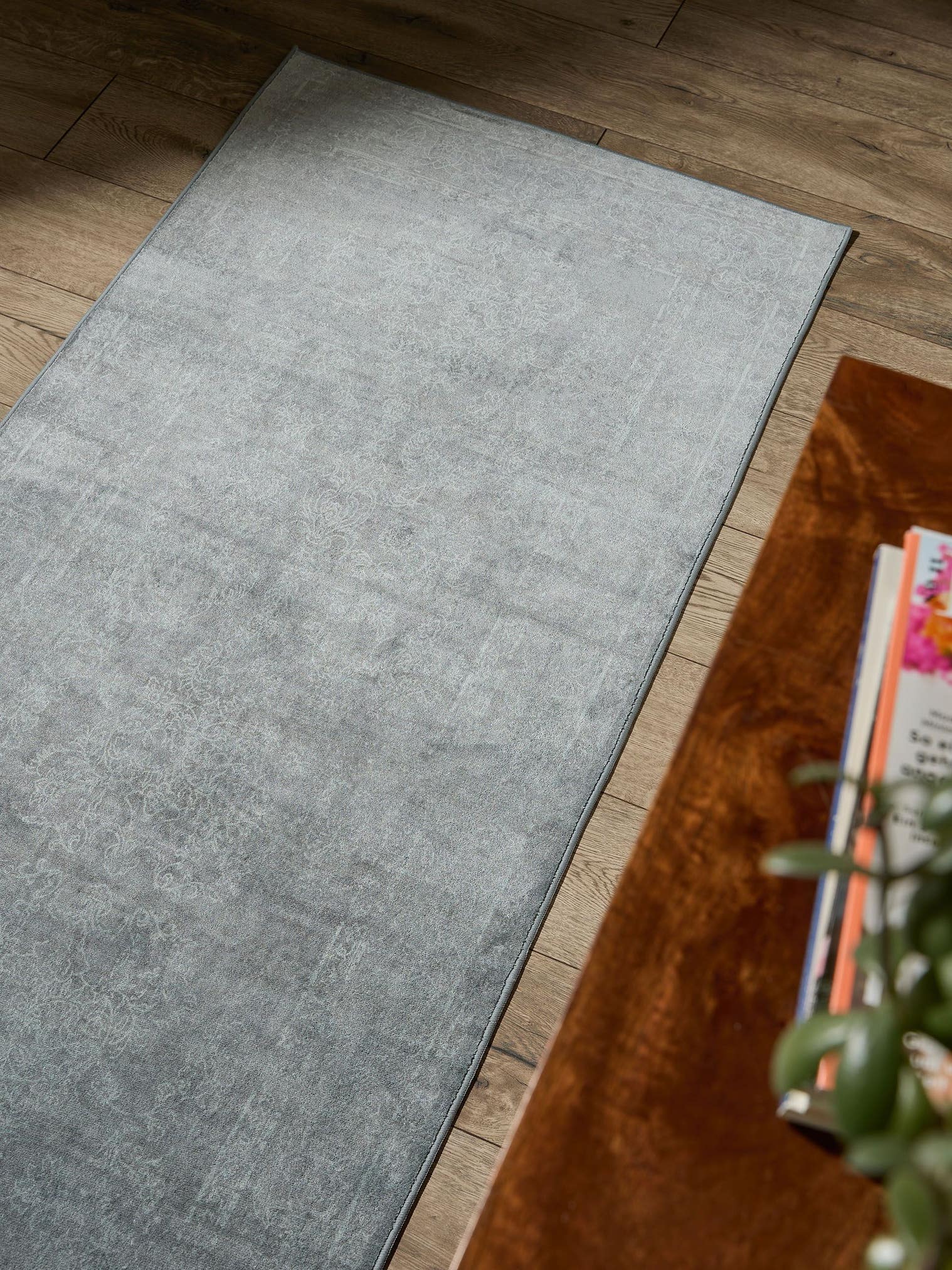Rug made of 100% Polyester in Beige with a 1- 5 mm high pile by benuta Nest