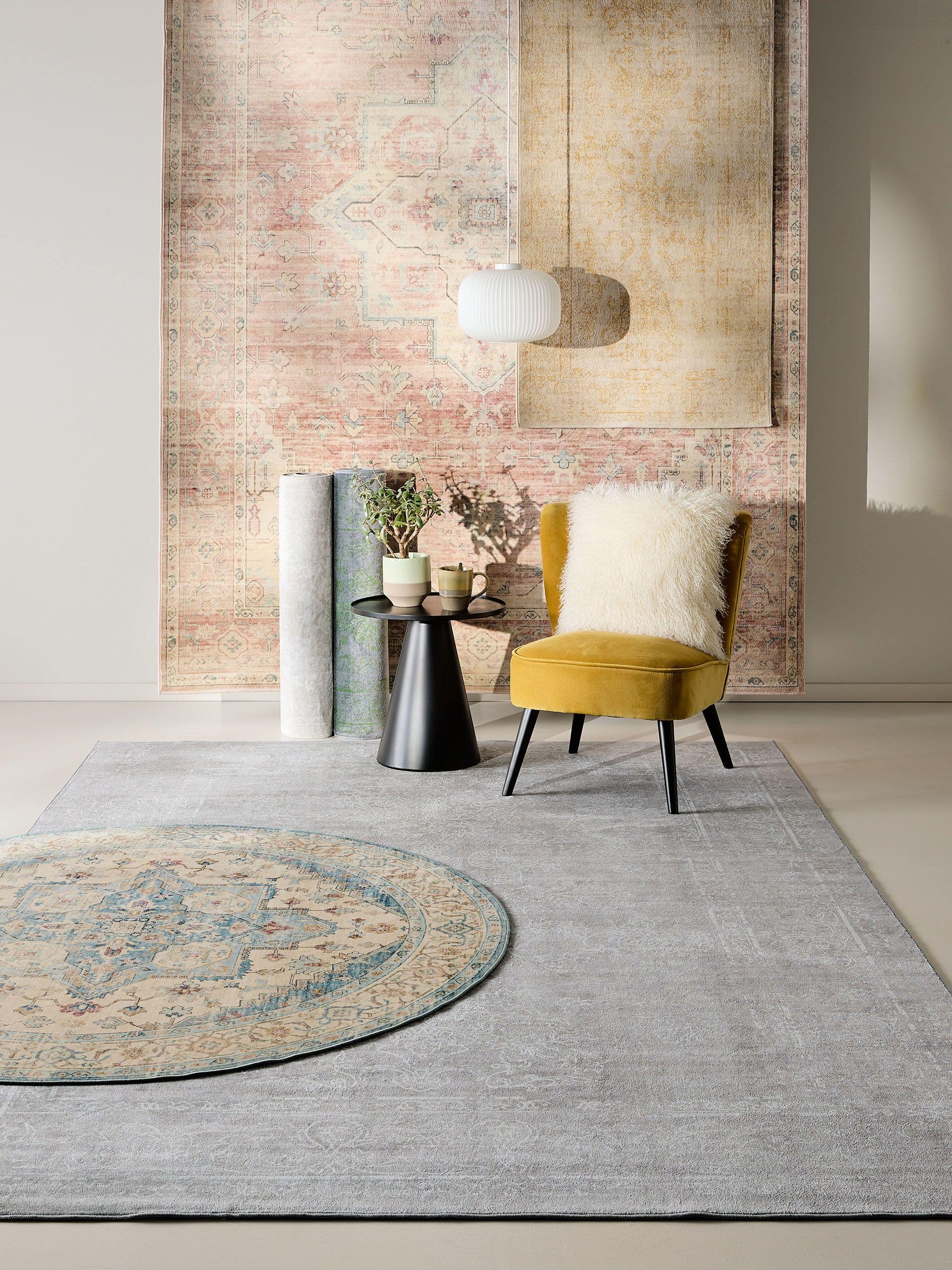 Rug made of 100% Polyester in Beige with a 1- 5 mm high pile by benuta Nest