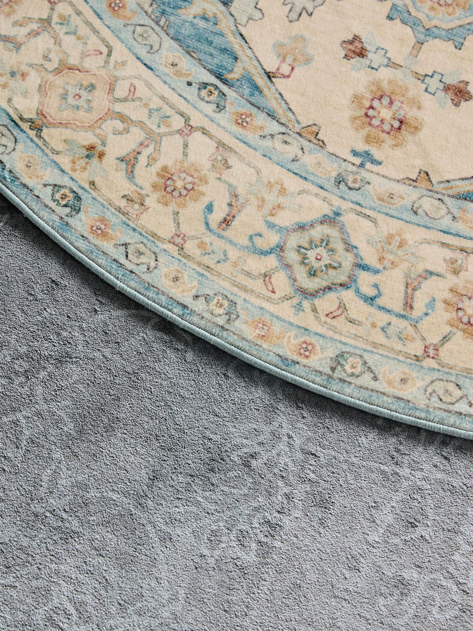 Rug made of 100% Polyester in Beige with a 1- 5 mm high pile by benuta Nest