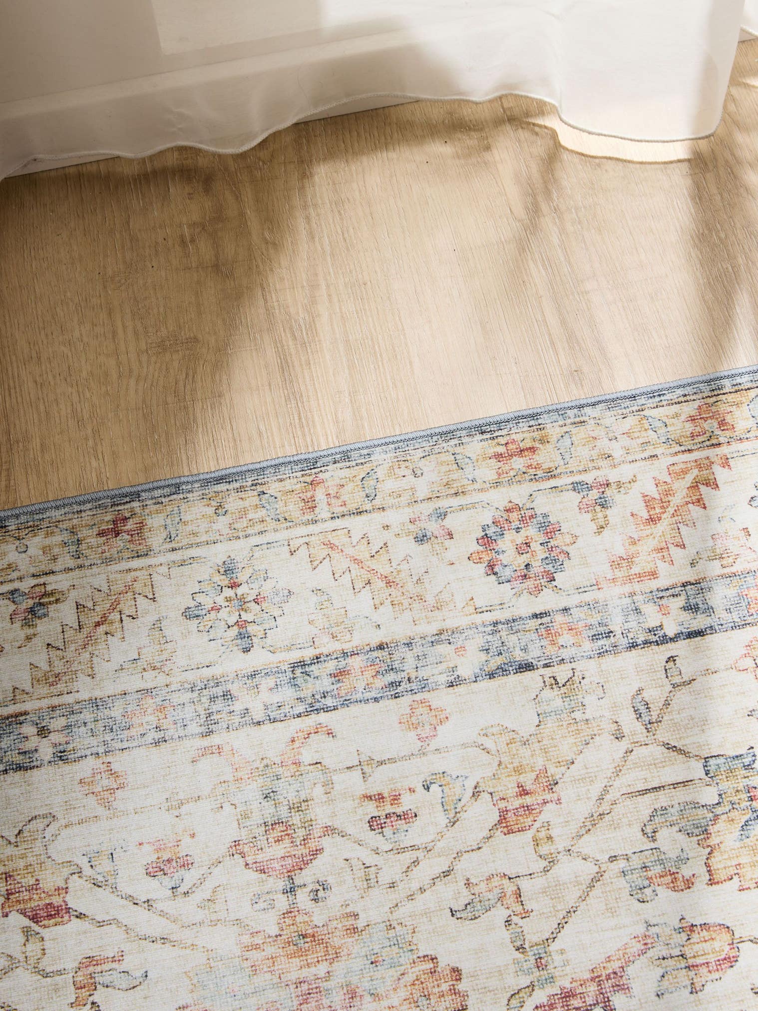 Rug made of 100% Polyester in Multicoloured with a 1- 5 mm high pile by benuta Basic