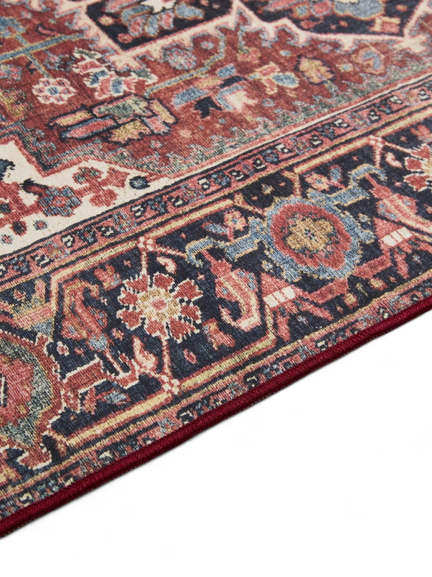 Rug made of 100% Polyester in Multicoloured with a 1- 5 mm high pile by benuta Basic