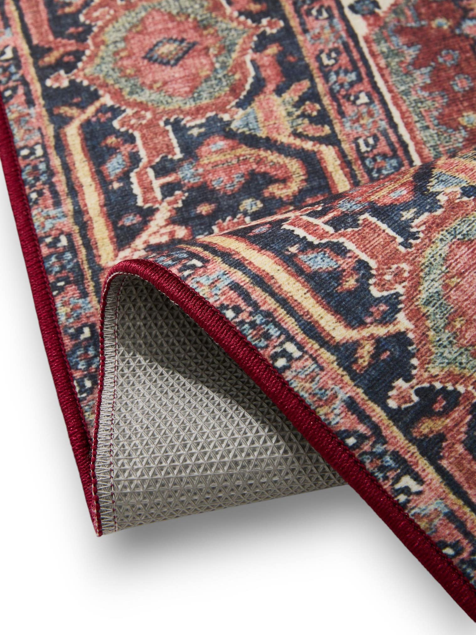 Rug made of 100% Polyester in Multicoloured with a 1- 5 mm high pile by benuta Basic