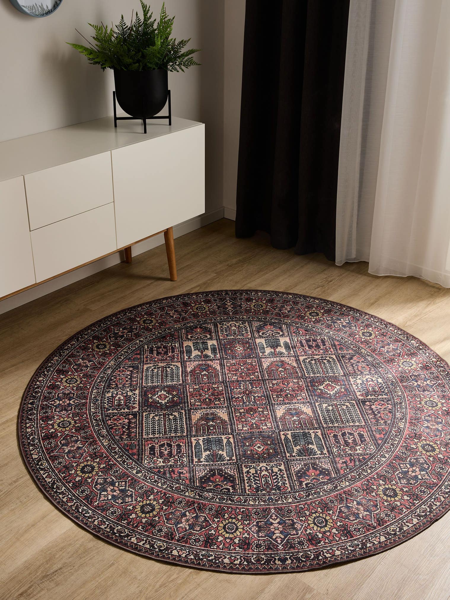Rug made of 100% Polyester in Multicoloured with a 1- 5 mm high pile by benuta Basic