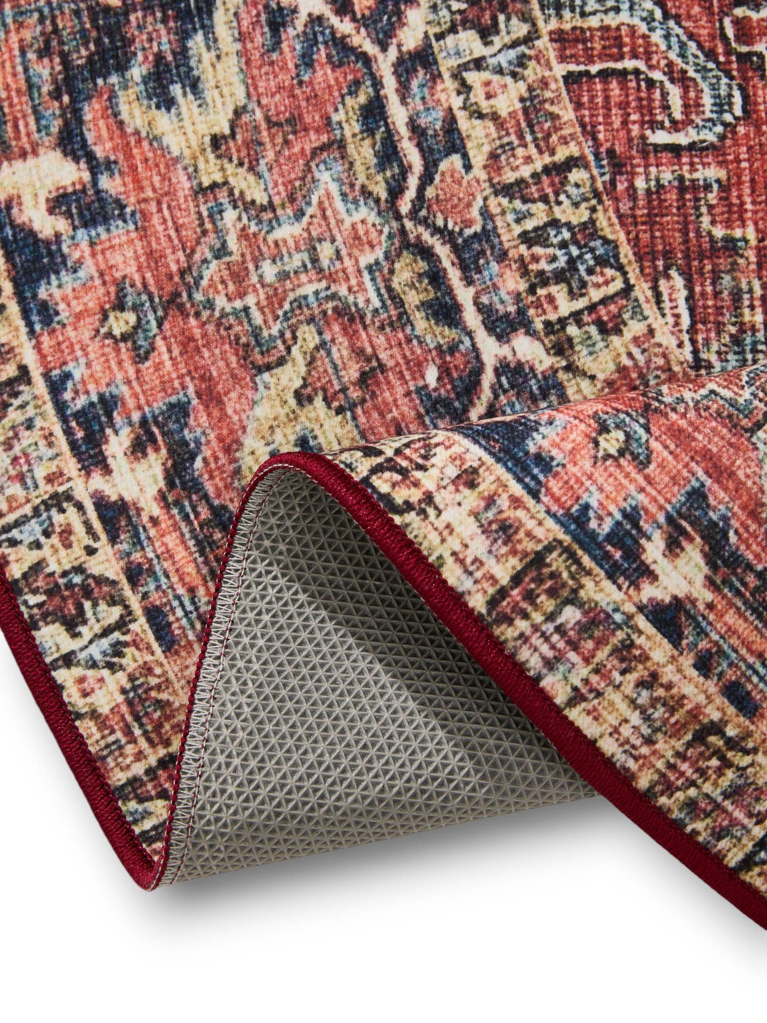 Rug made of 100% Polyester in Multicoloured with a 1- 5 mm high pile by benuta Basic