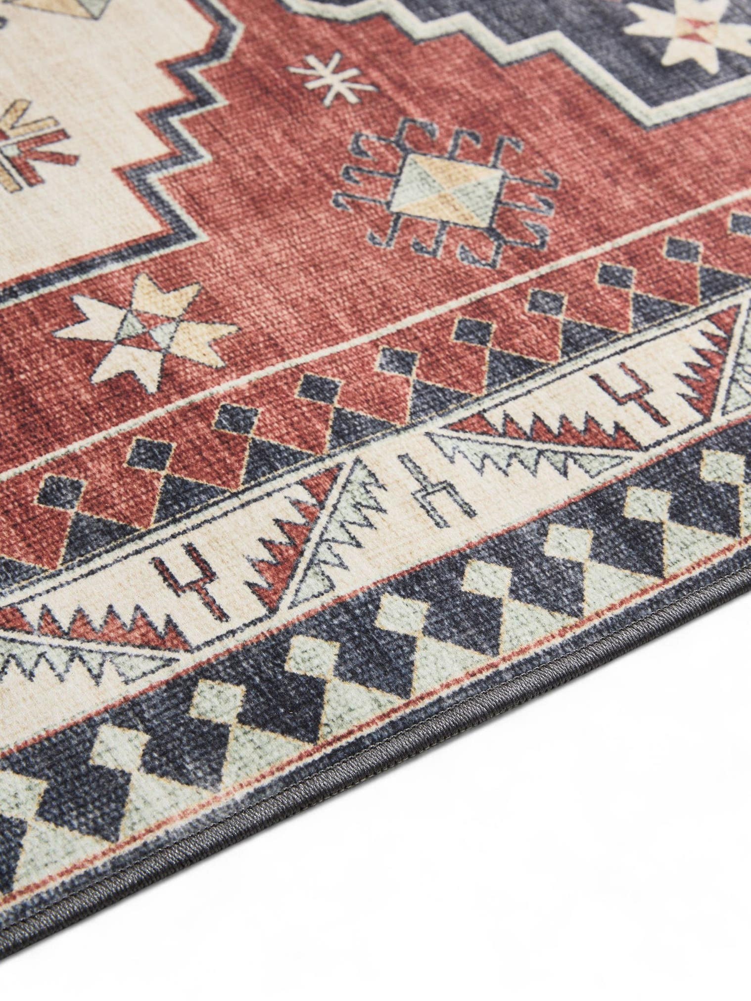 Rug made of 100% Polyester in Multicoloured with a 1- 5 mm high pile by benuta Basic