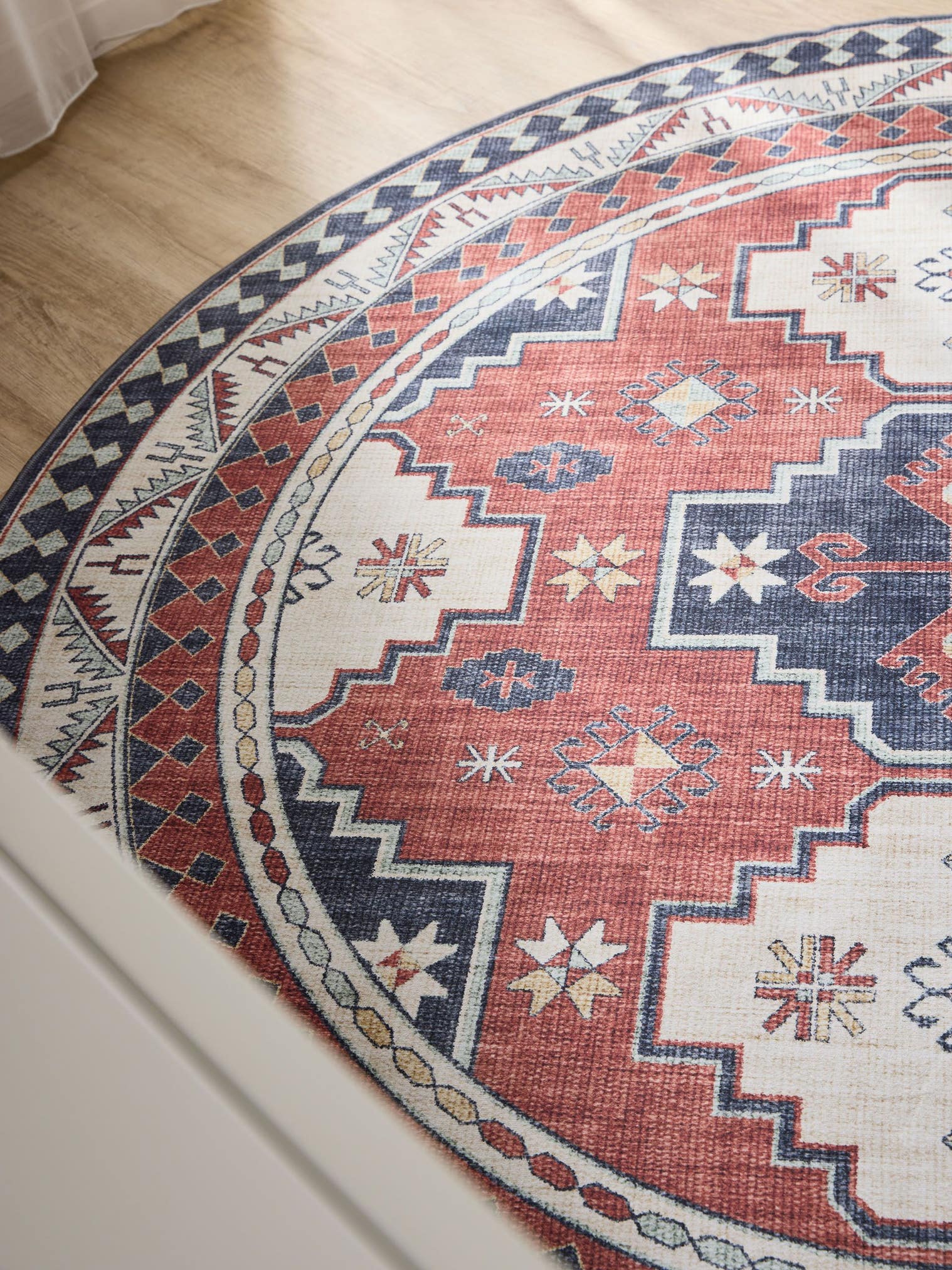 Rug made of 100% Polyester in Multicoloured with a 1- 5 mm high pile by benuta Basic