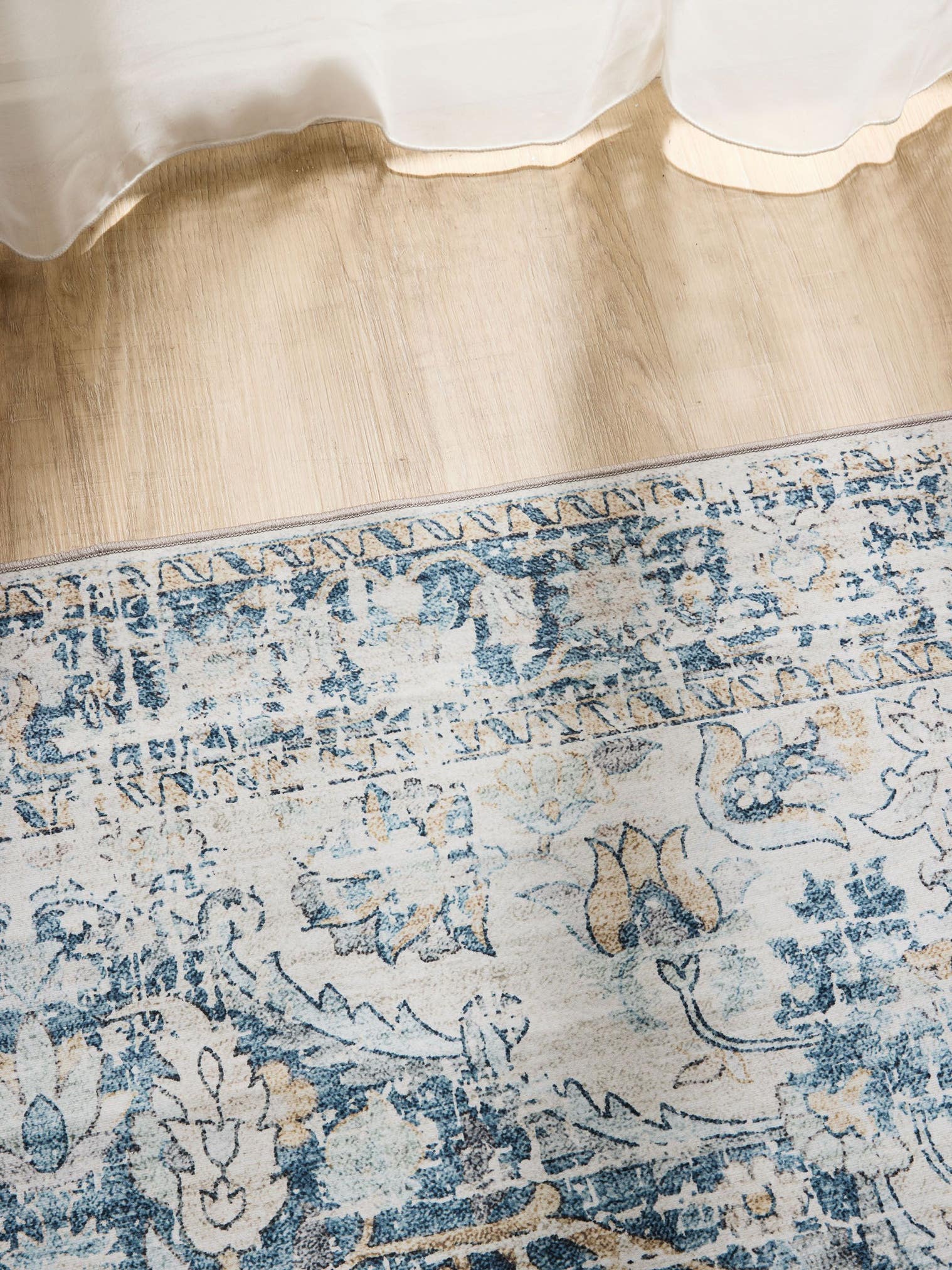 Tapis en 100% Polyester en Bleu avec une pile de 1- 5 mm de hauteur de benuta Basic