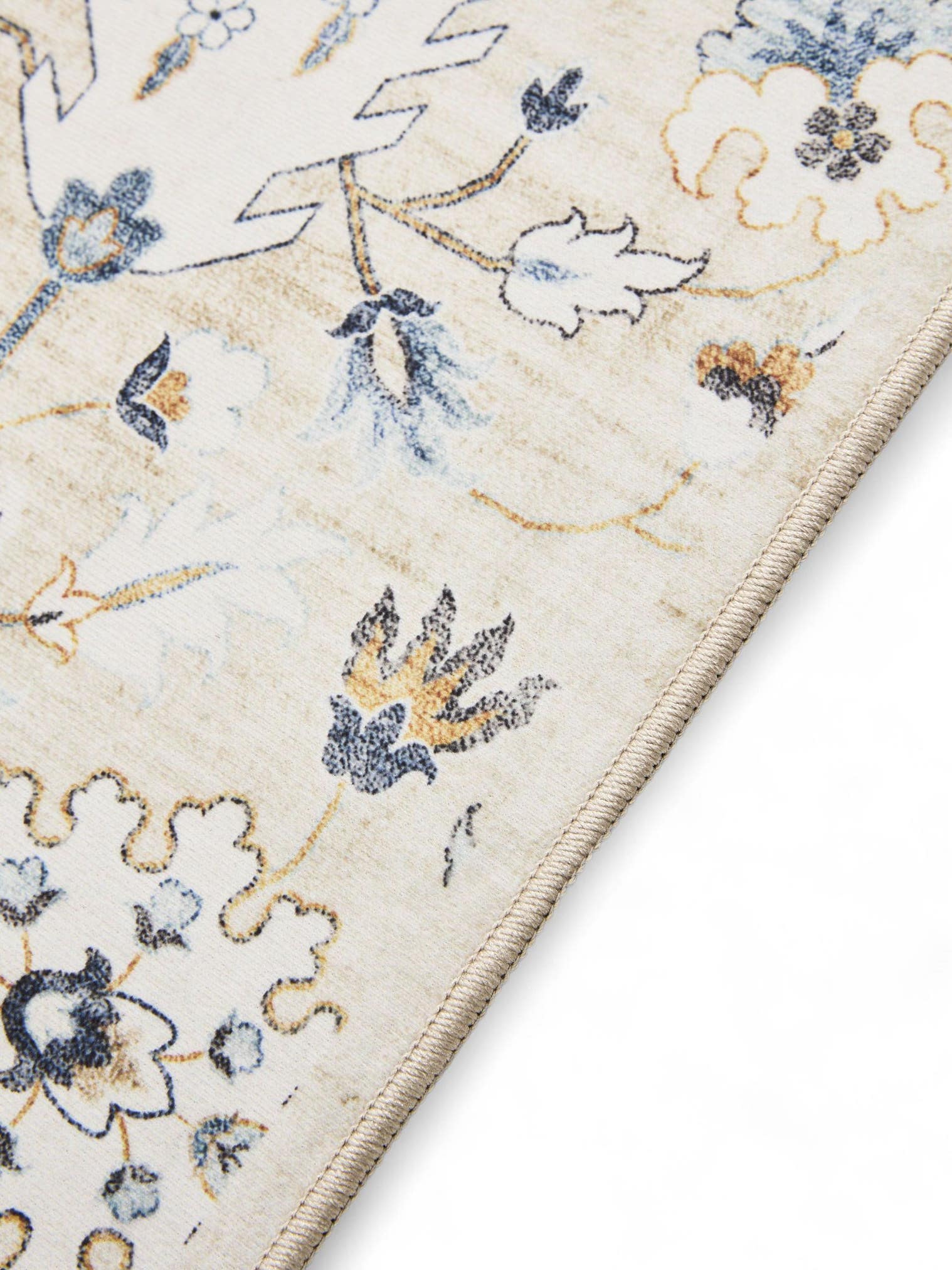 Teppich aus 100% Polyester in Beige mit bis 5 mm hohem Flor von benuta Basic