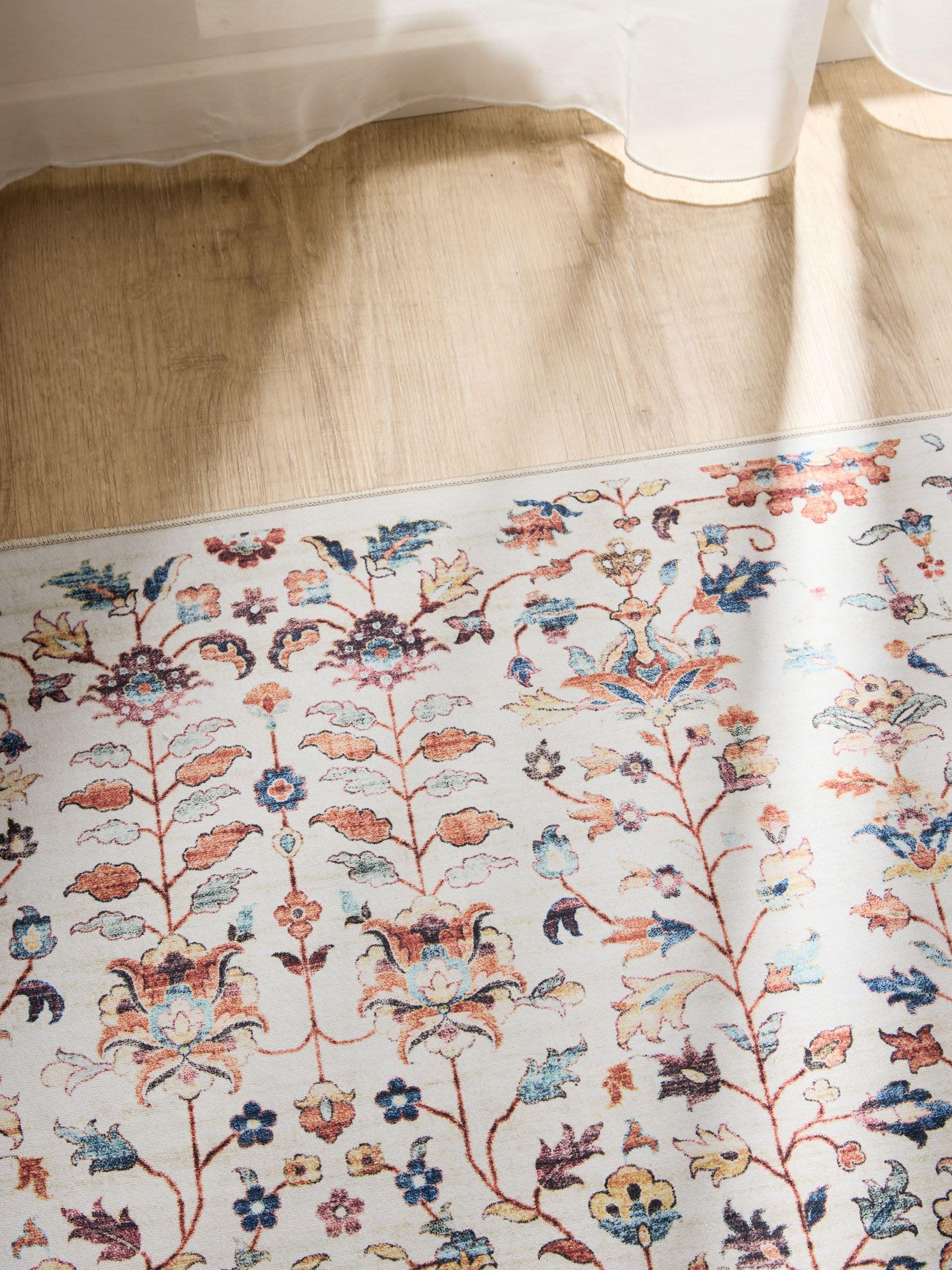Rug made of 100% Polyester in Multicoloured with a 1- 5 mm high pile by benuta Basic