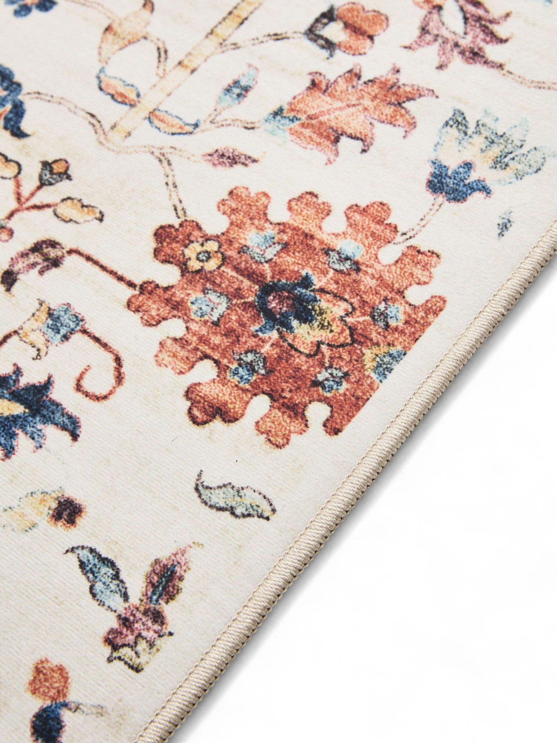Rug made of 100% Polyester in Multicoloured with a 1- 5 mm high pile by benuta Basic
