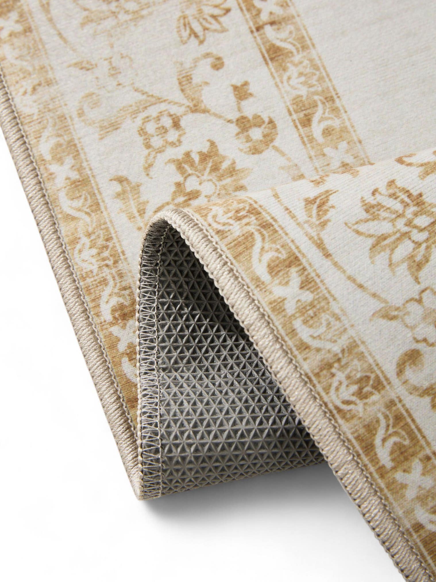 Teppich aus 100% Polyester in Beige mit bis 5 mm hohem Flor von benuta Basic