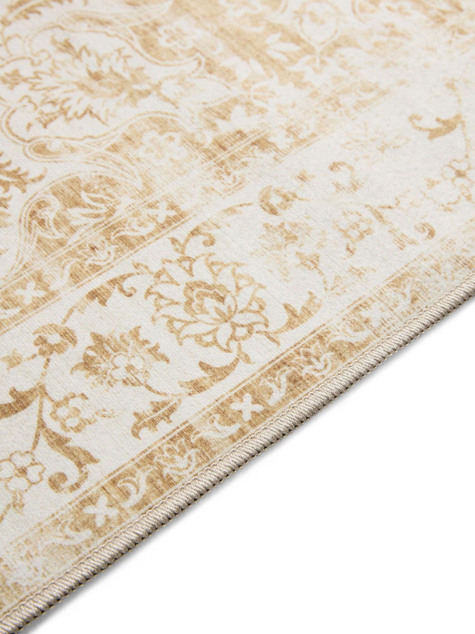Teppich aus 100% Polyester in Beige mit bis 5 mm hohem Flor von benuta Basic