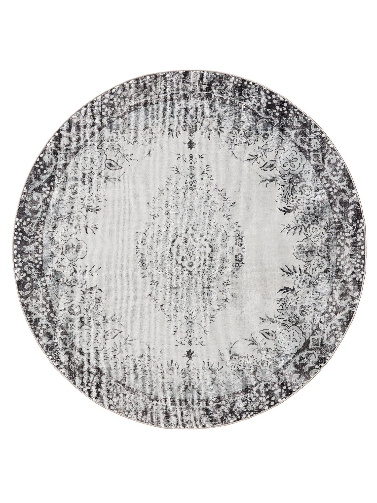 Rug made of 100% Polyester in Black with a 1- 5 mm high pile by benuta Basic