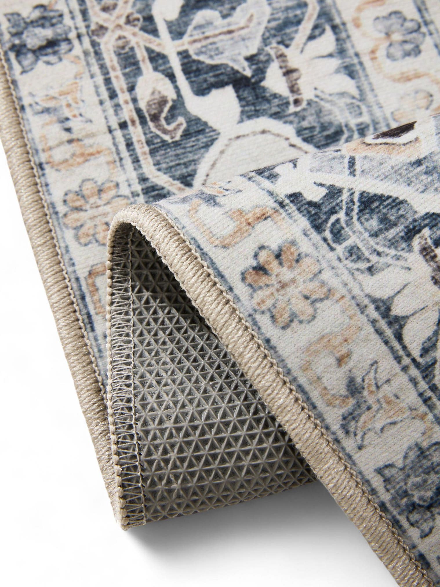 Tapis en 100% Polyester en Beige avec une pile de 1- 5 mm de hauteur de benuta Basic