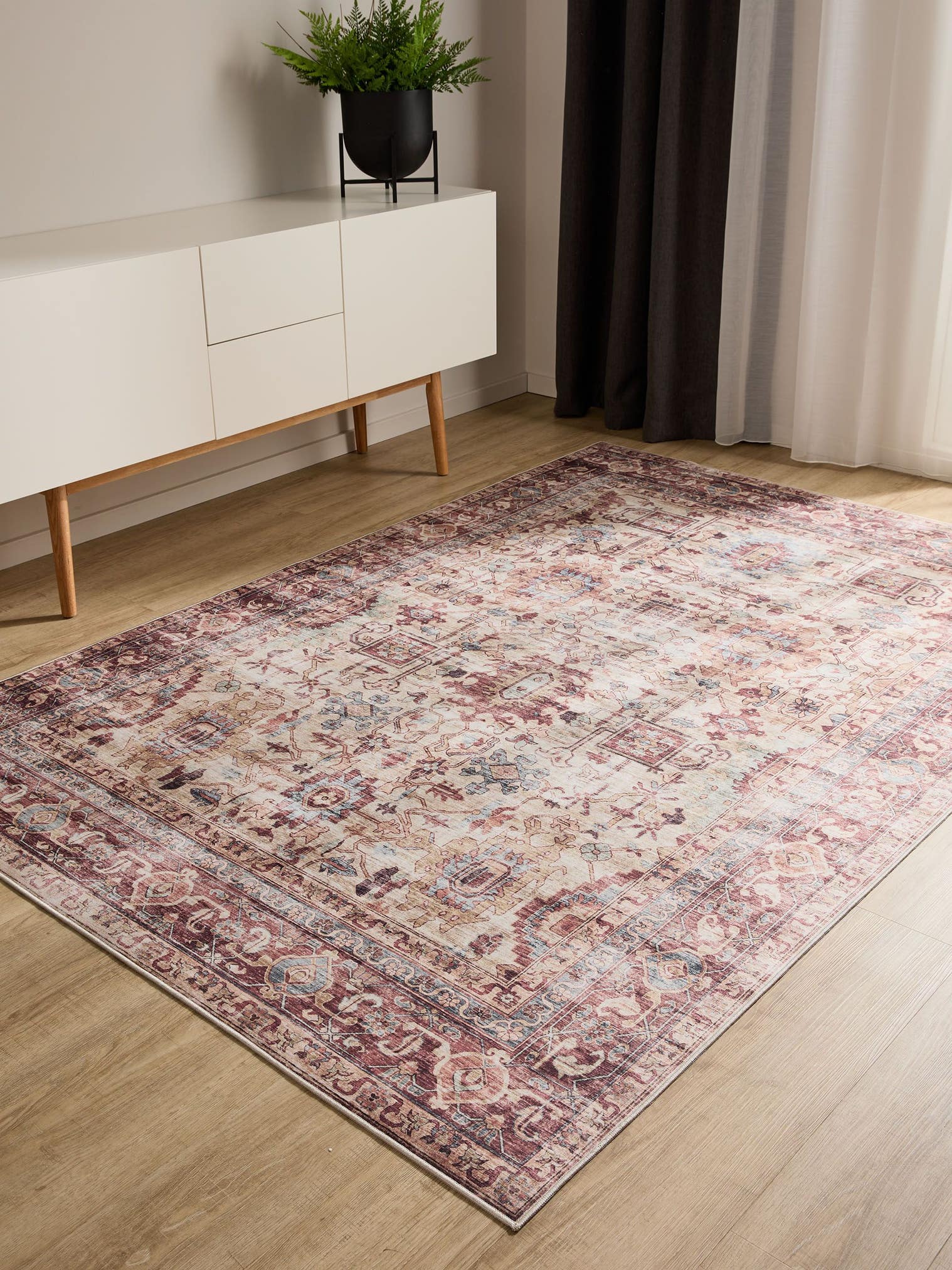 Rug made of 100% Polyester in Multicoloured with a 1- 5 mm high pile by benuta Basic