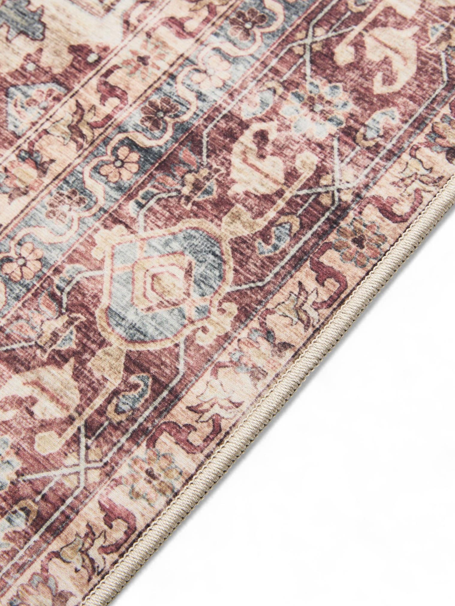 Rug made of 100% Polyester in Multicoloured with a 1- 5 mm high pile by benuta Basic