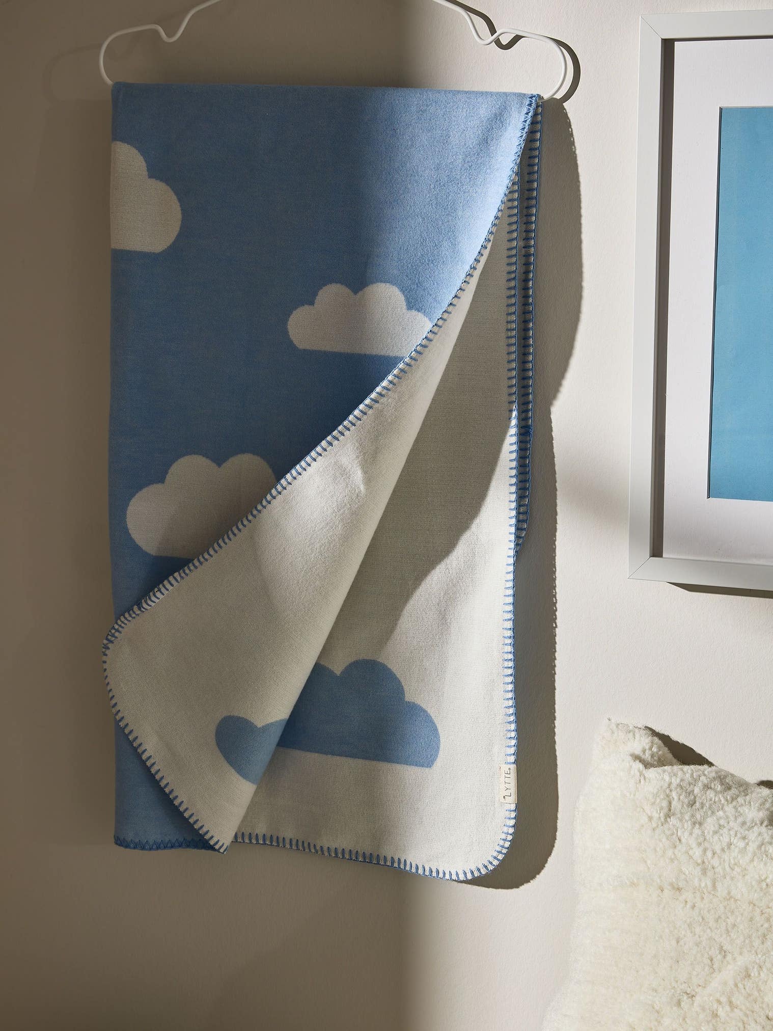 Plaid i bomuld Lumi Lyseblå i KidsDesign-design lavet af 100% Bomuld fra Lytte