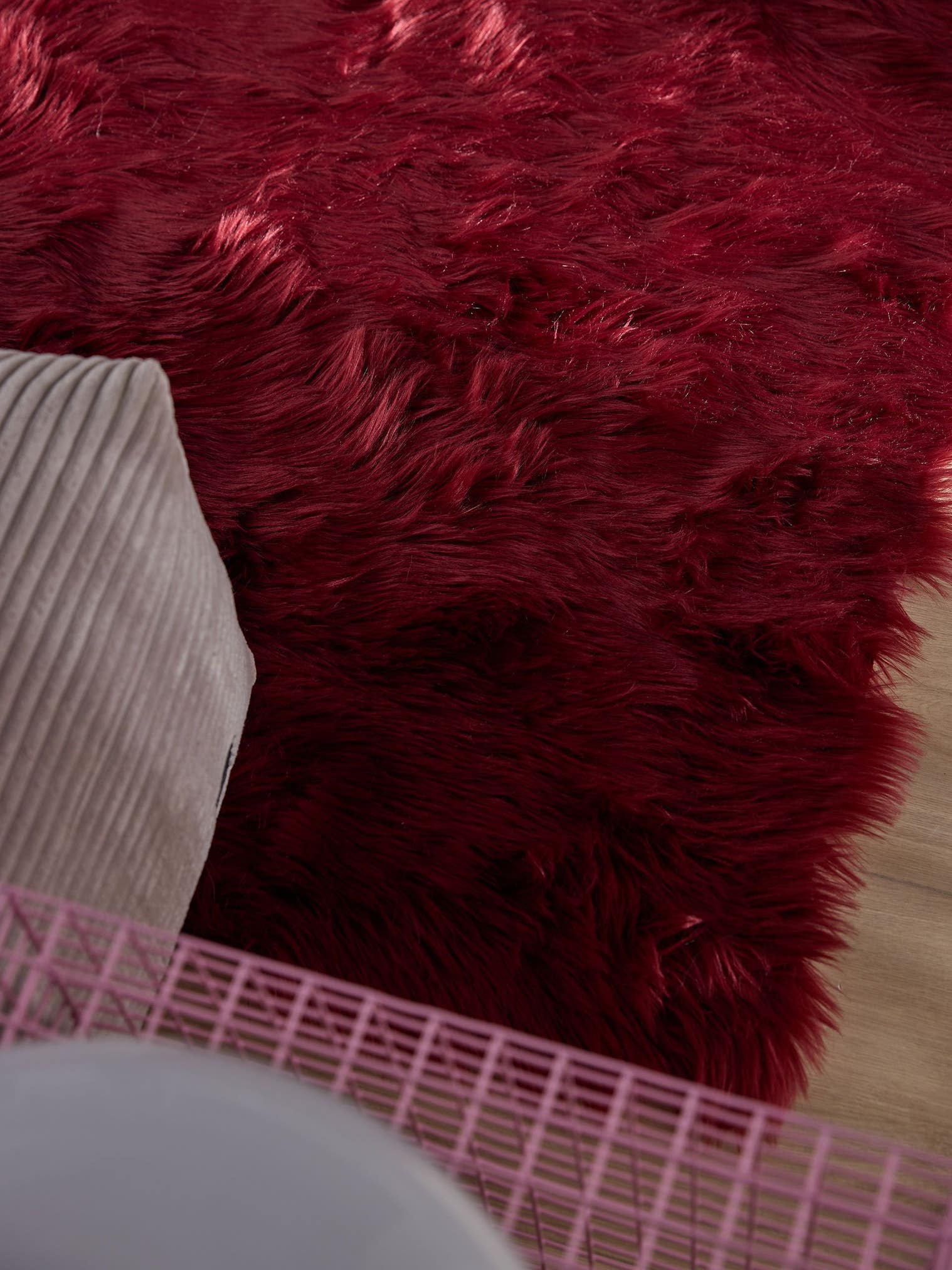 Tappeto di 70% Poliacrilico, 30% Poliestere in Rosso con pelo alto 51 - 60 mm da benuta Pop