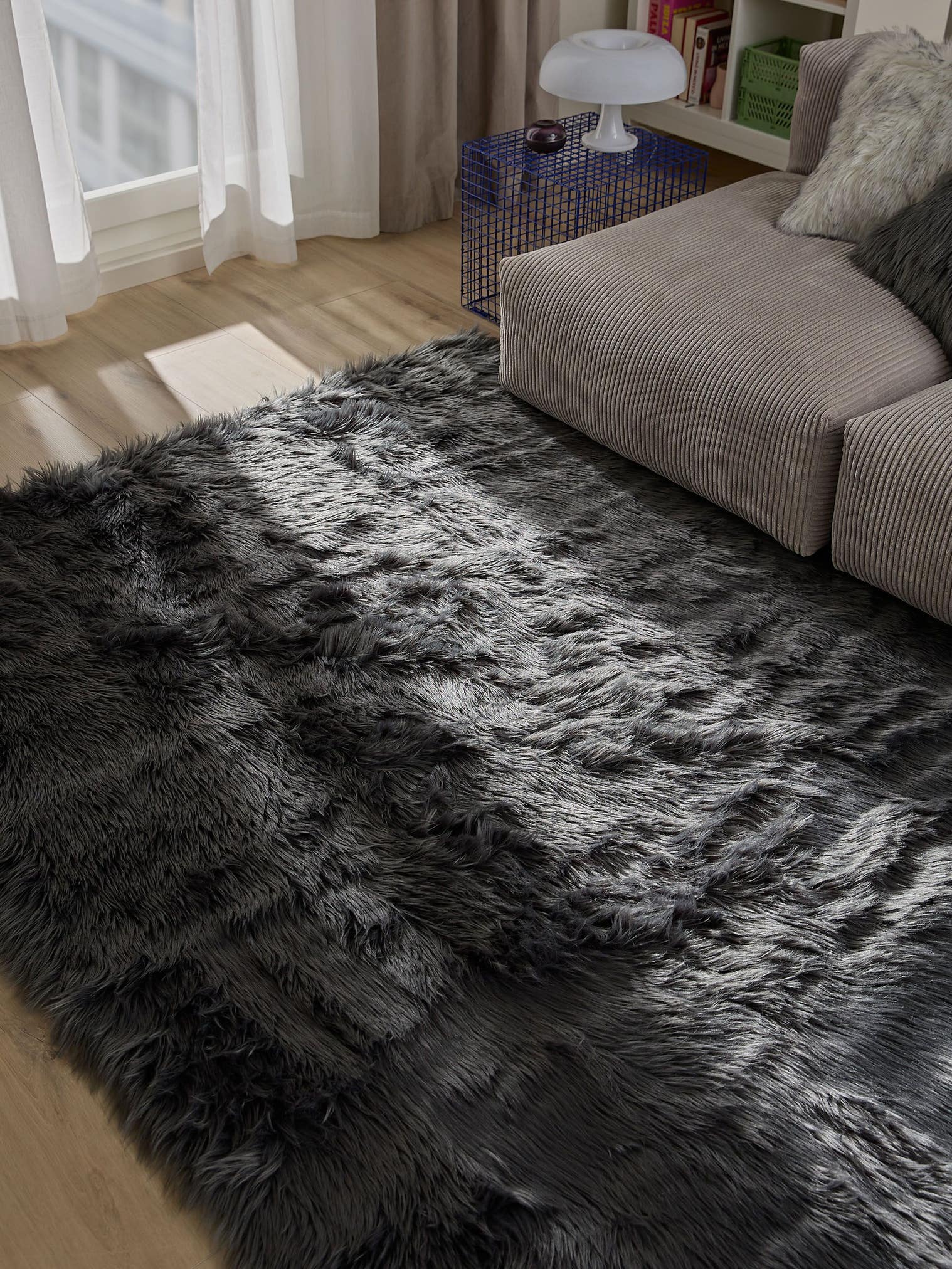 Tappeto di 70% Poliacrilico, 30% Poliestere in Grigio con pelo alto 51 - 60 mm da benuta Pop