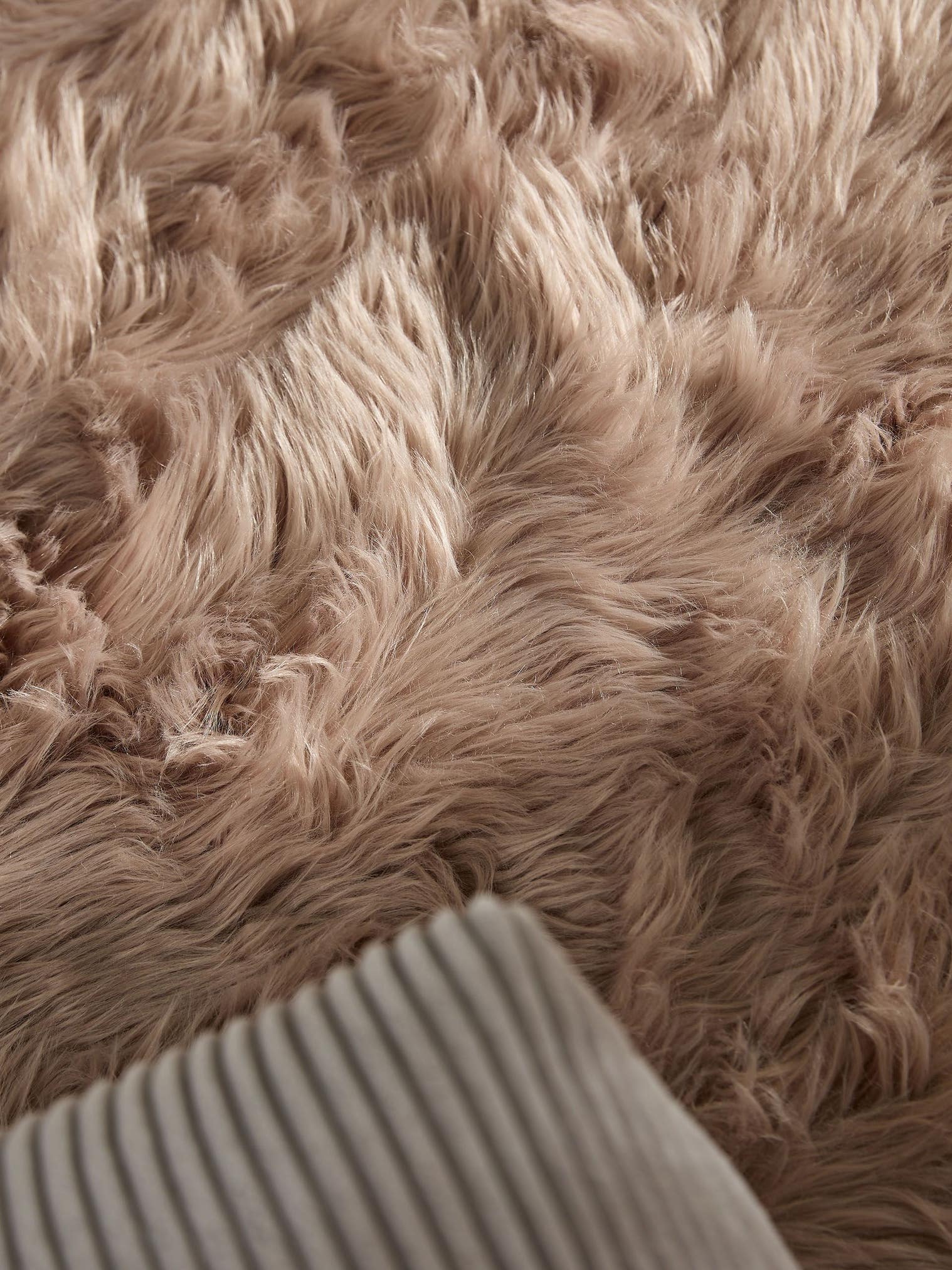 Teppich aus 70% Polyacryl, 30% Polyester in Beige mit 51 bis 60 mm hohem Flor von benuta Pop