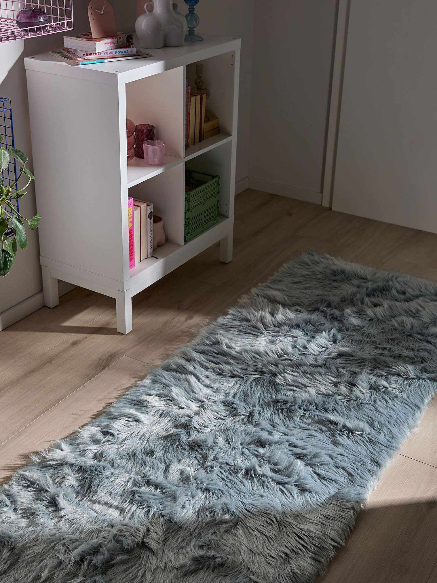 Tappeto di 70% Poliacrilico, 30% Poliestere in Azzurro con pelo alto 51 - 60 mm da benuta Pop