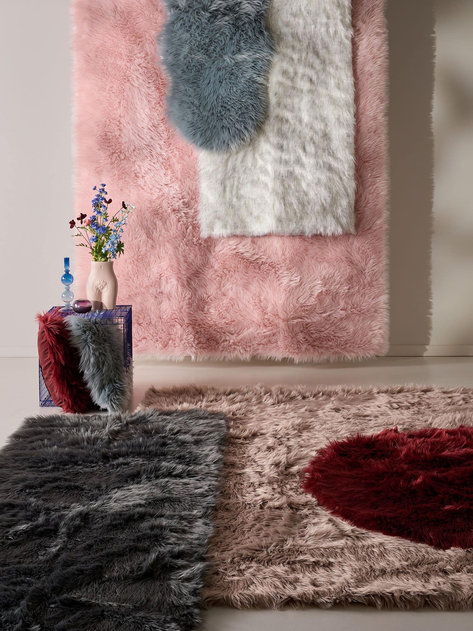Tappeto di 70% Poliacrilico, 30% Poliestere in Rosa con pelo alto 51 - 60 mm da benuta Pop