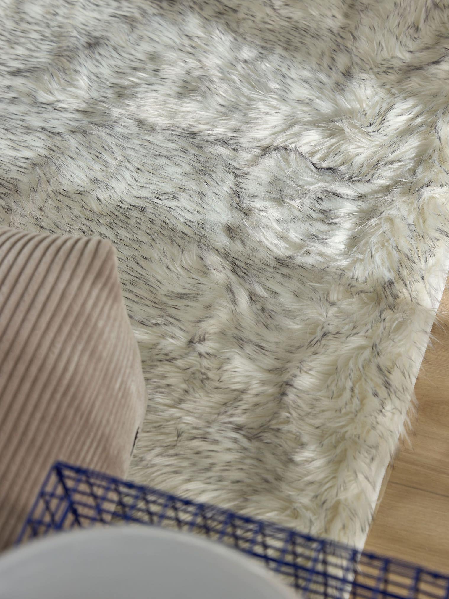 Tappeto di 70% Poliacrilico, 30% Poliestere in Bianco & Nero con pelo alto 51 - 60 mm da benuta Pop