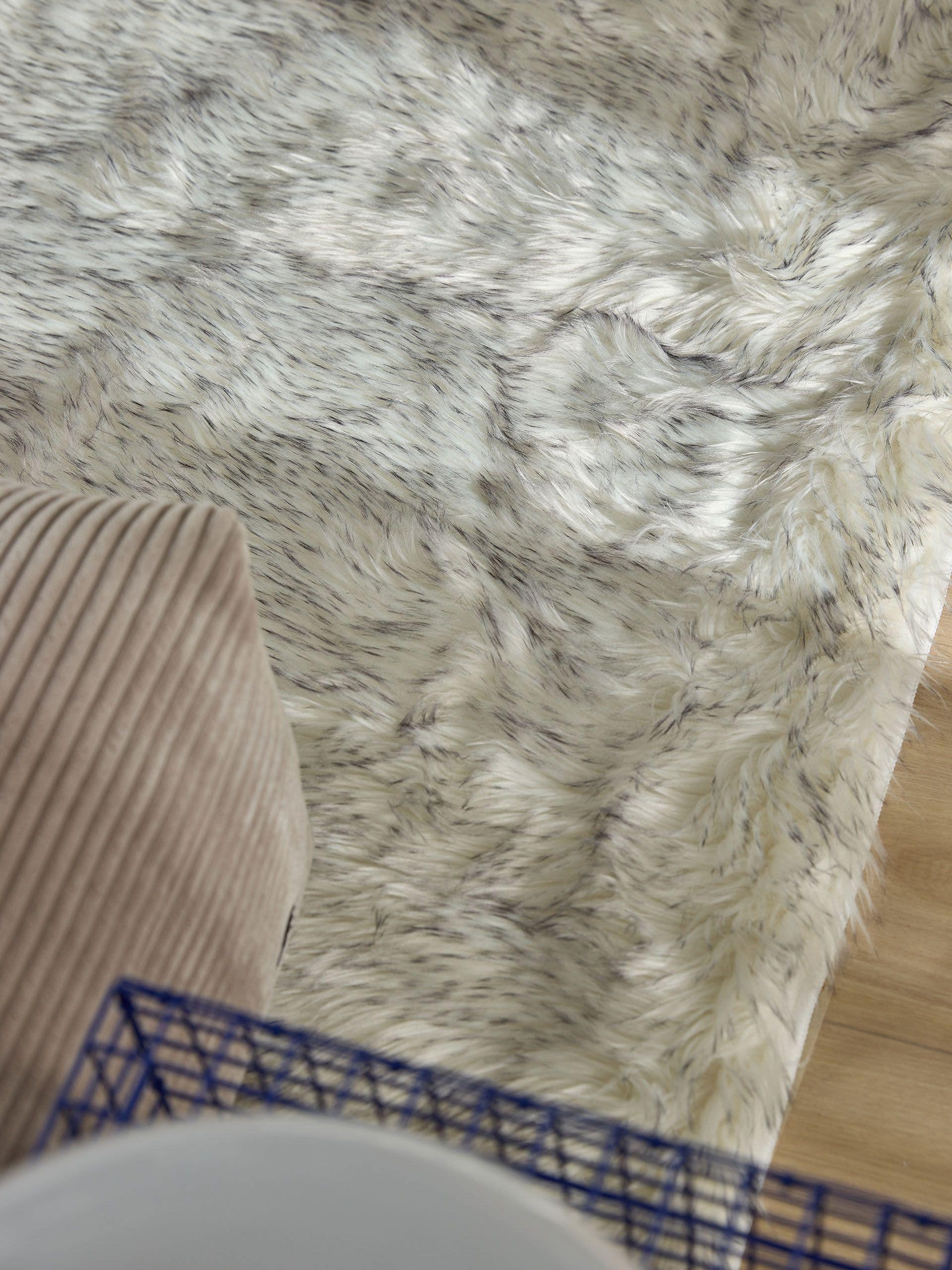 Tapijt van 70% Polyacryl, 30% Polyester in Zwart/Wit met een 51 - 60 mm hoge pool van benuta Pop