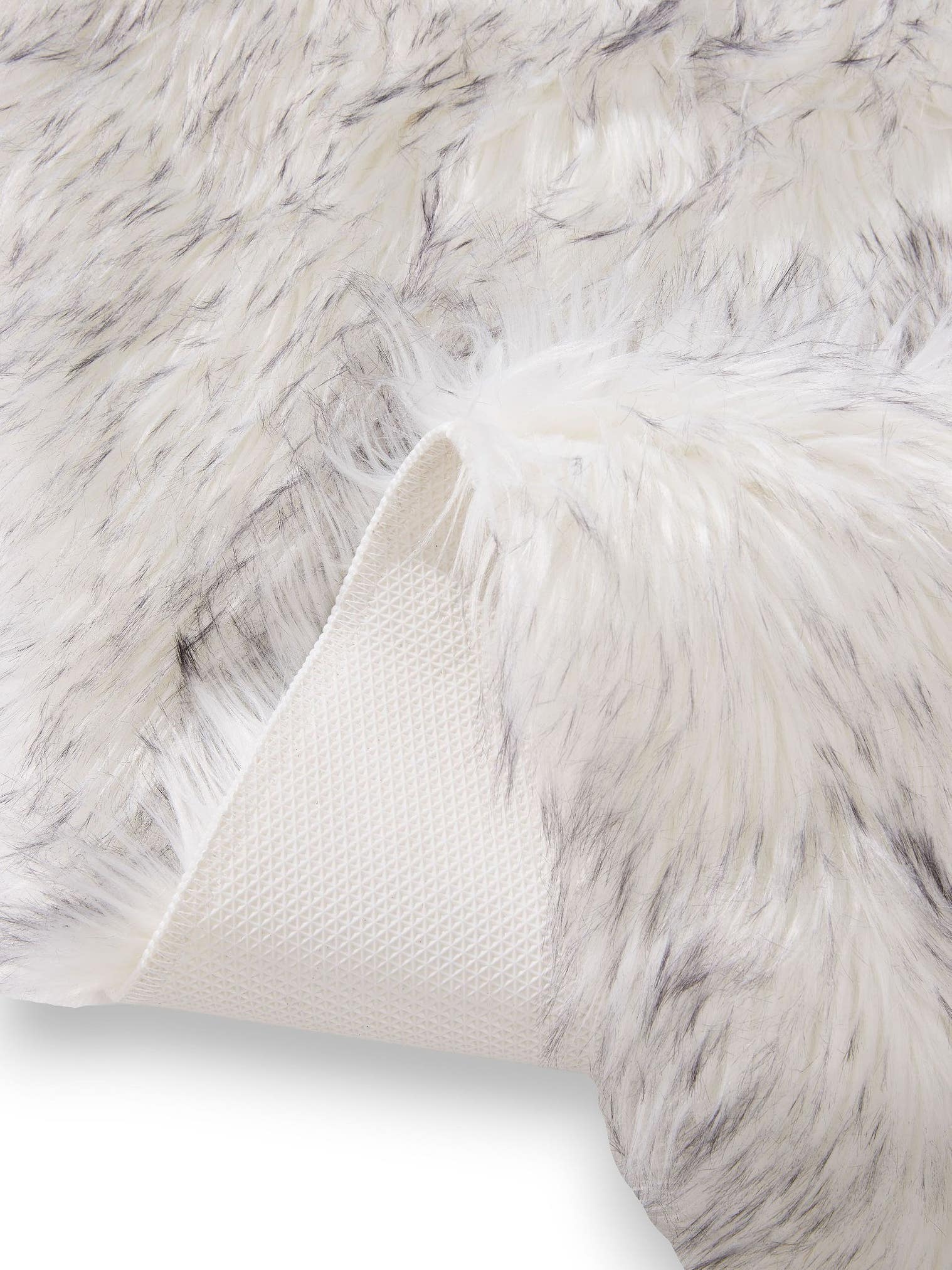 Tappeto di 70% Poliacrilico, 30% Poliestere in Bianco & Nero con pelo alto 51 - 60 mm da benuta Pop