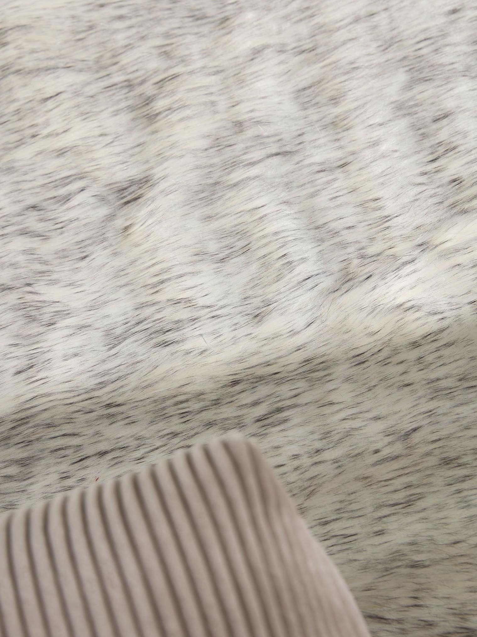 Tappeto di 70% Poliacrilico, 30% Poliestere in Bianco & Nero con pelo alto 51 - 60 mm da benuta Pop