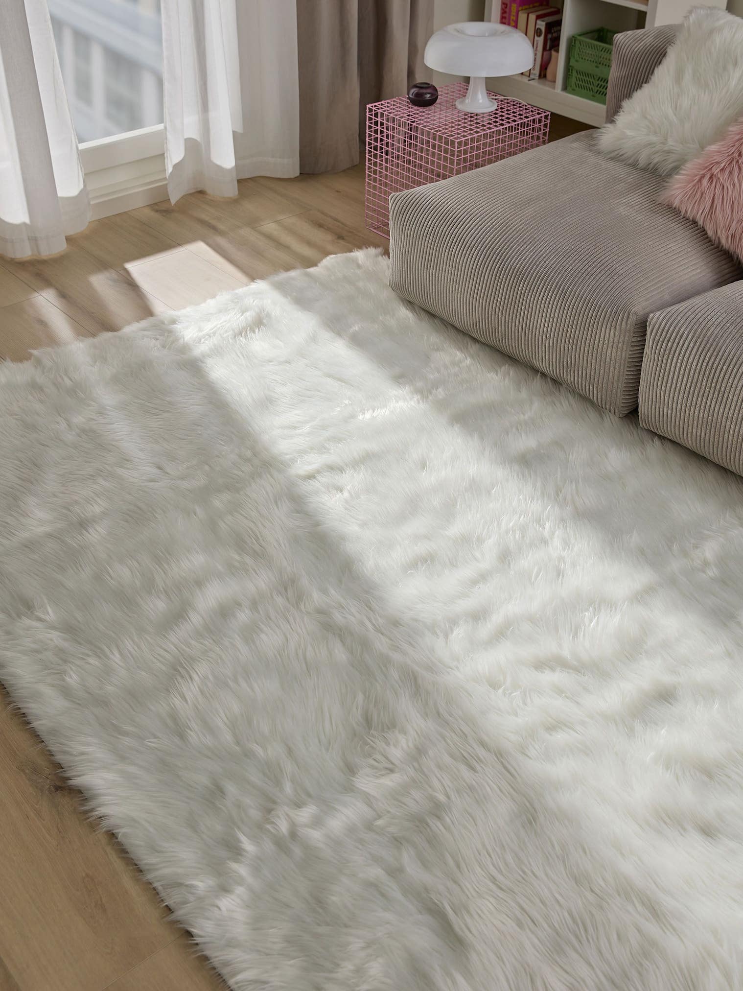 Tappeto di 70% Poliacrilico, 30% Poliestere in Bianco con pelo alto 51 - 60 mm da benuta Pop