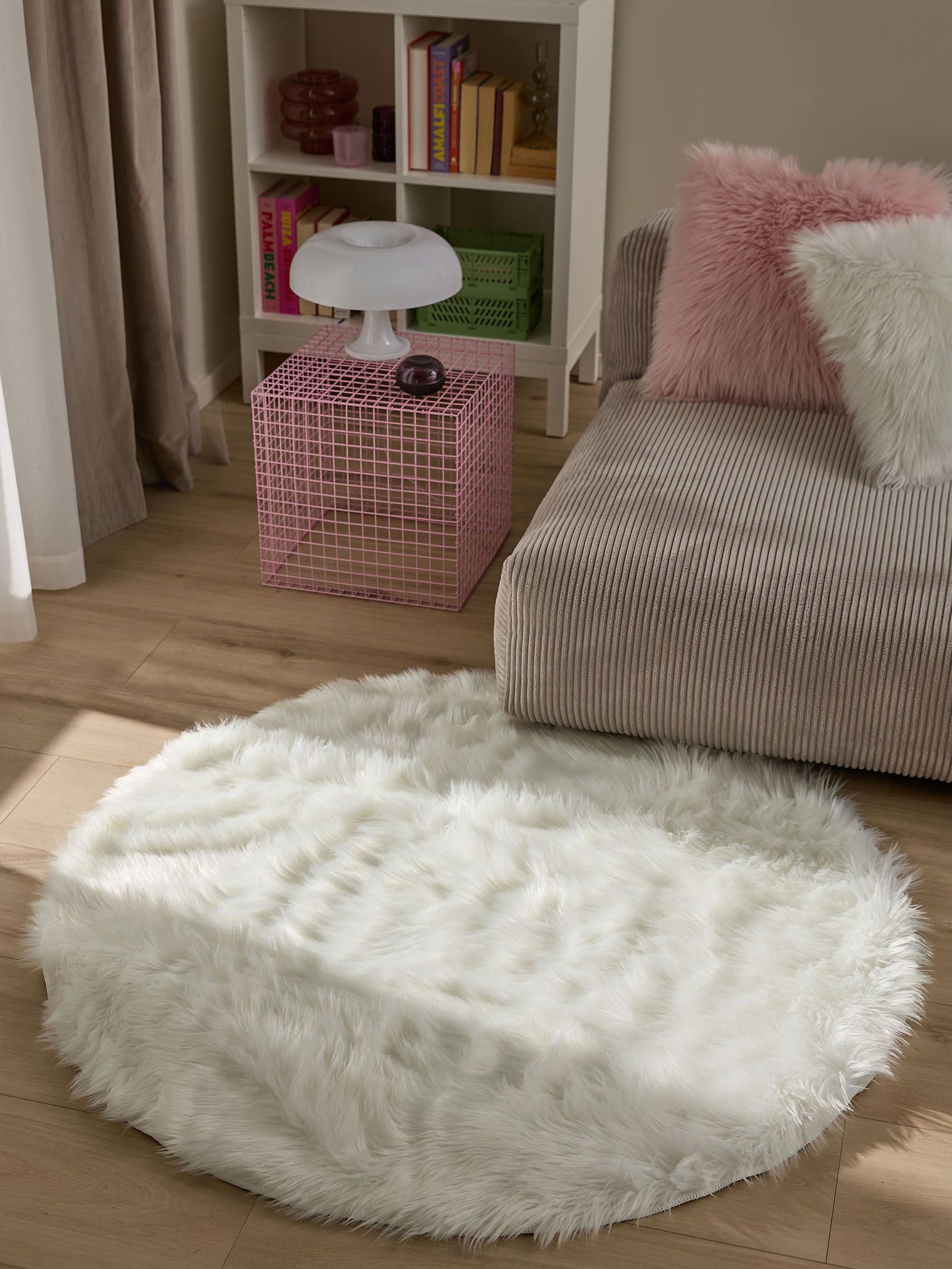Tappeto di 70% Poliacrilico, 30% Poliestere in Bianco con pelo alto 51 - 60 mm da benuta Pop