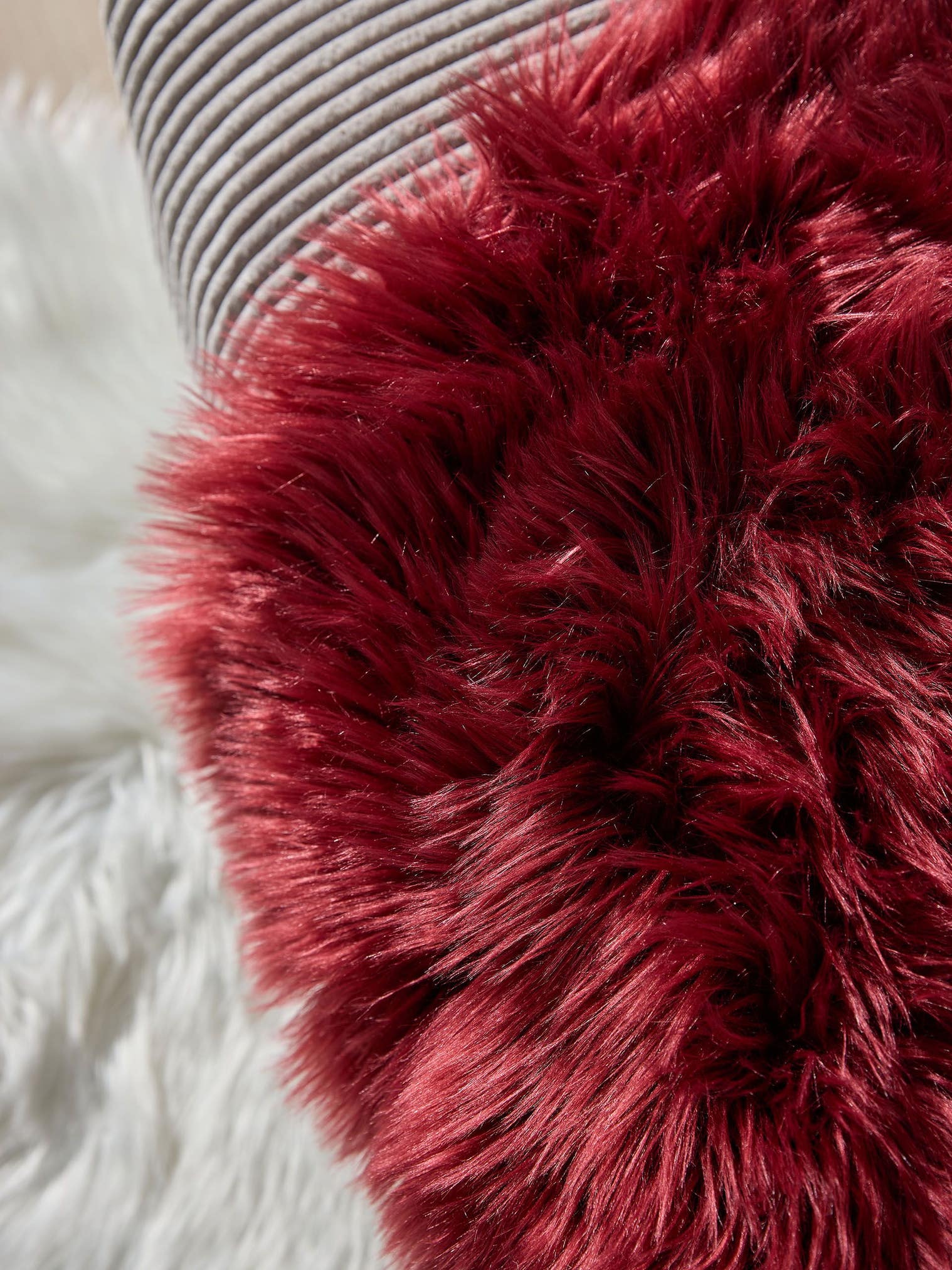 Tappeto di 70% Poliacrilico, 30% Poliestere in Rosso con pelo alto 51 - 60 mm da benuta Pop