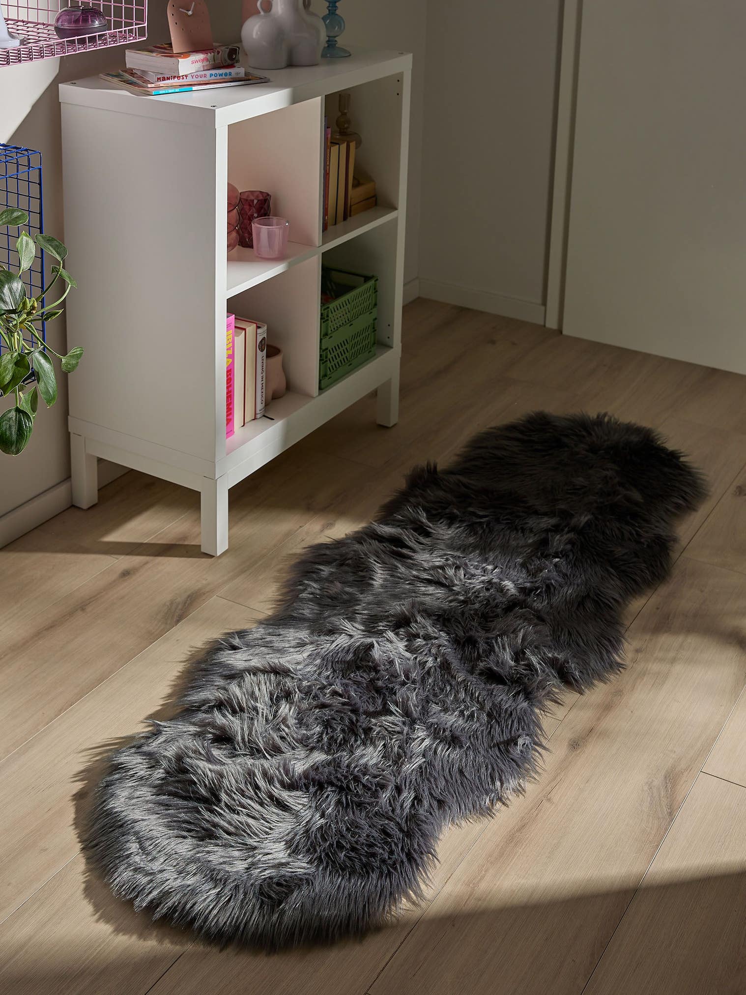 Tappeto di 70% Poliacrilico, 30% Poliestere in Grigio con pelo alto 51 - 60 mm da benuta Pop
