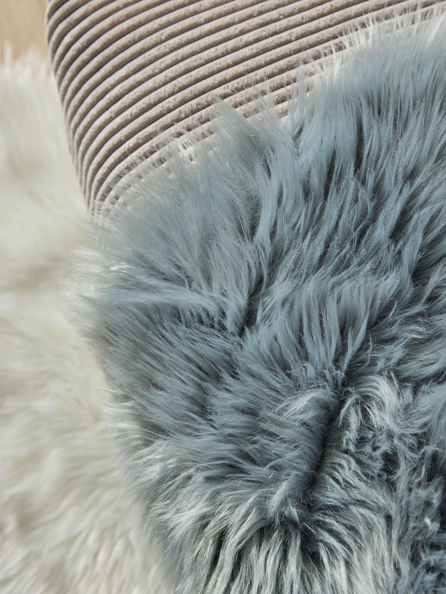 Tappeto di 70% Poliacrilico, 30% Poliestere in Azzurro con pelo alto 51 - 60 mm da benuta Pop