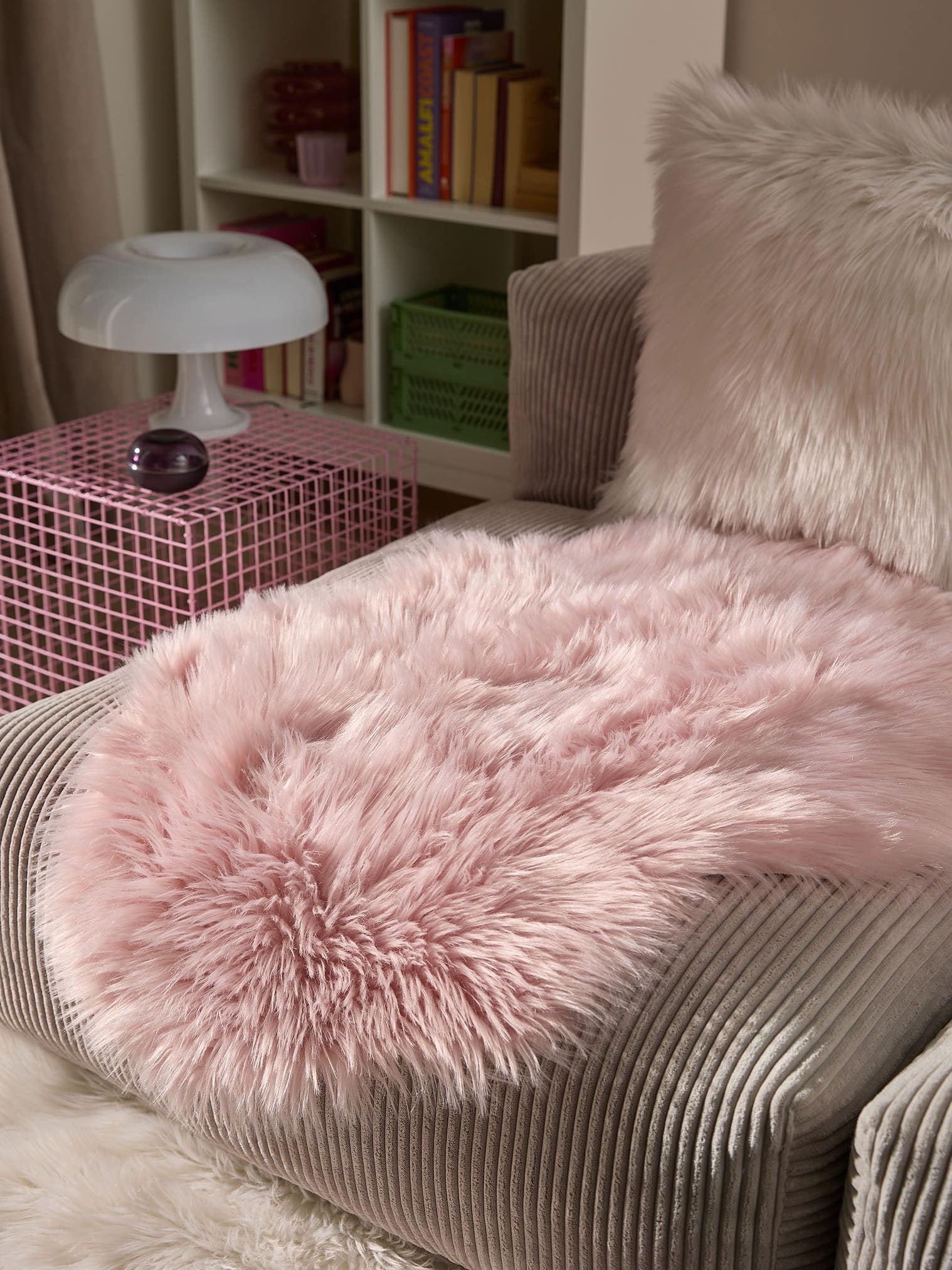 Tappeto di 70% Poliacrilico, 30% Poliestere in Rosa con pelo alto 51 - 60 mm da benuta Pop