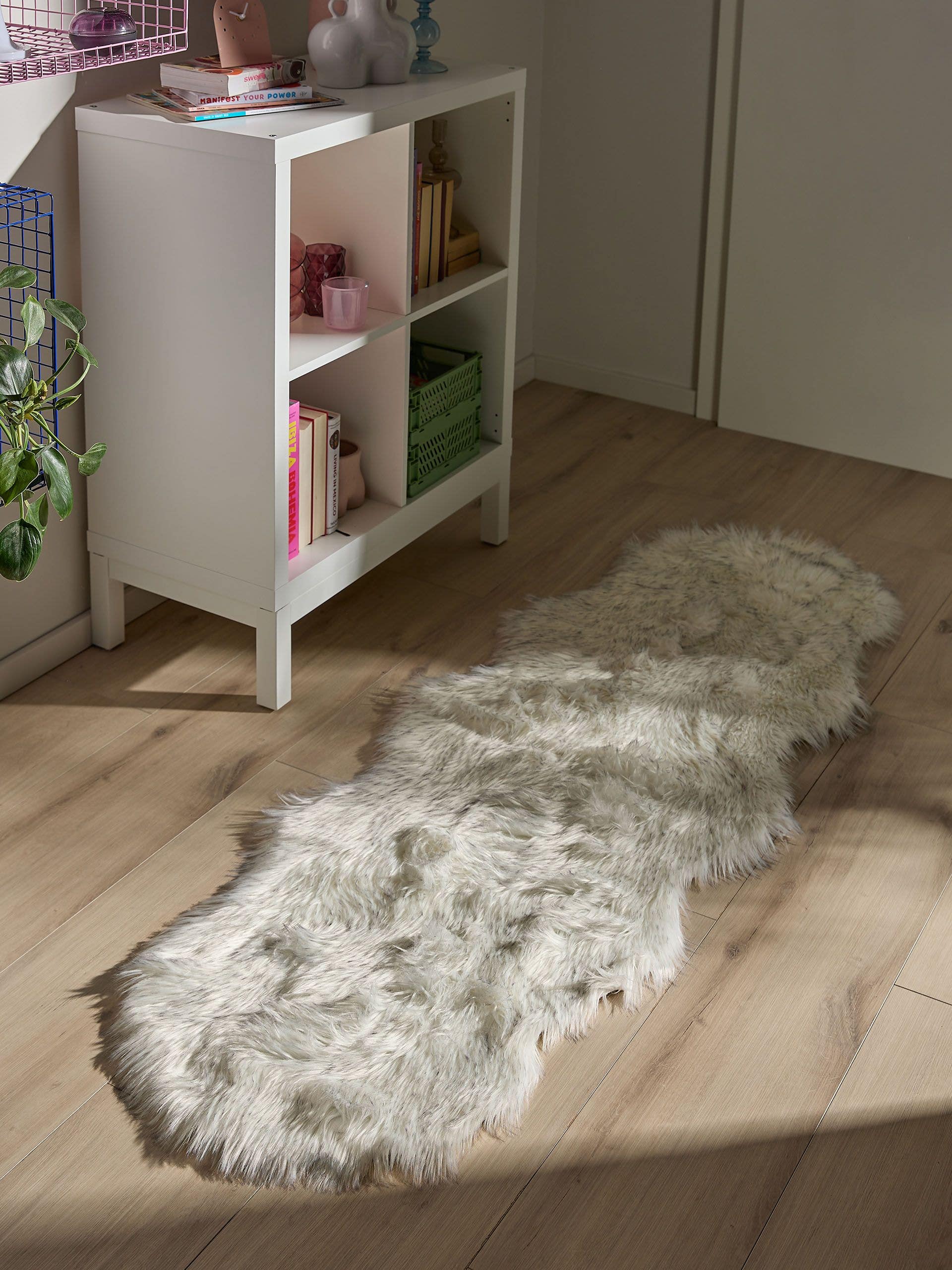 Tappeto di 70% Poliacrilico, 30% Poliestere in Bianco & Nero con pelo alto 51 - 60 mm da benuta Pop