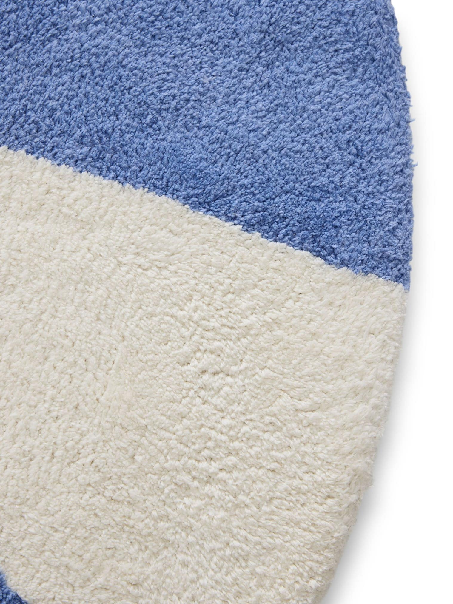 Teppich aus 100% Baumwolle (recycelt) in Blau mit 6 bis 10 mm hohem Flor von Lytte