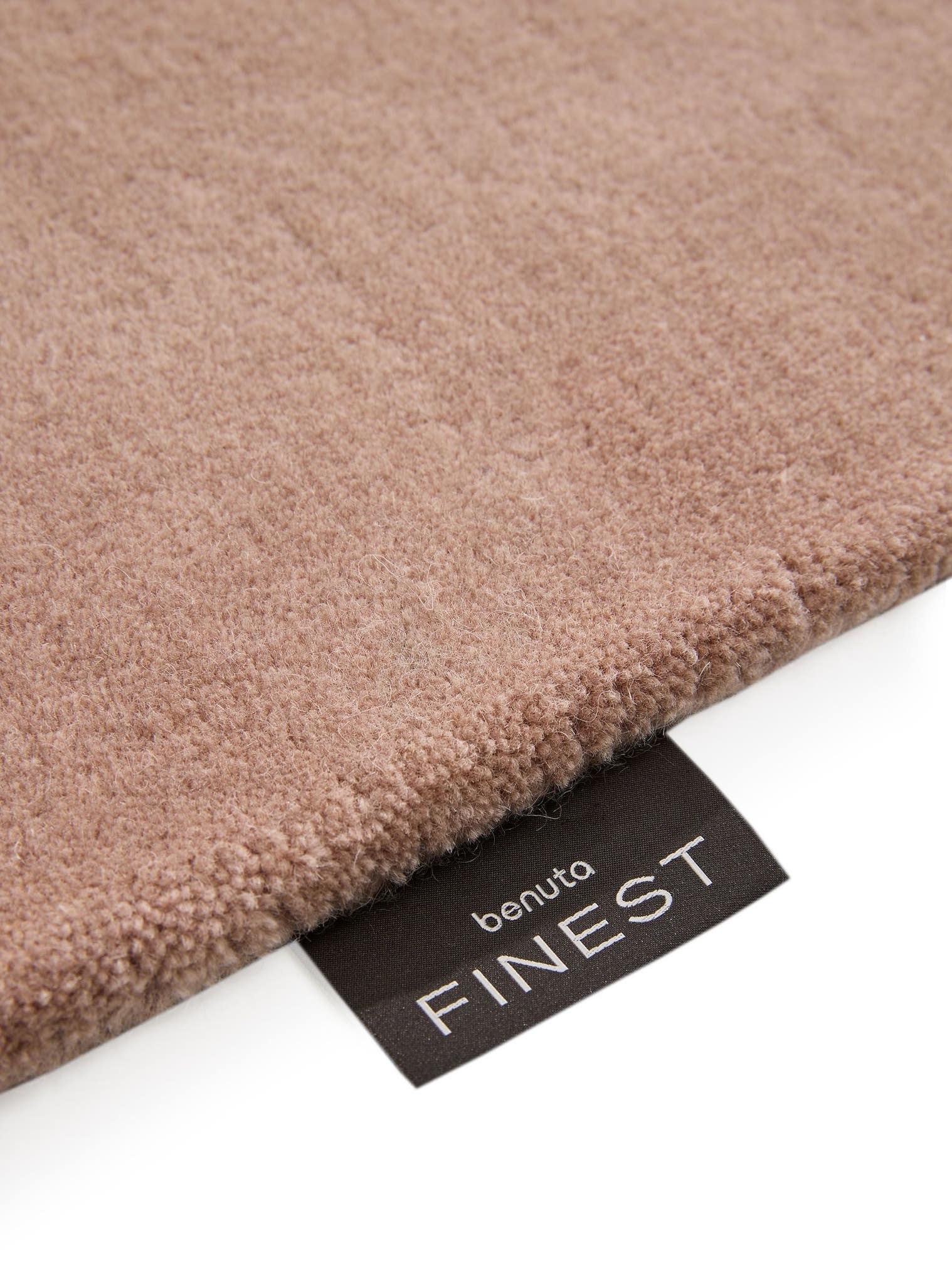 Teppich aus 100% Wolle (aus Neuseeland) in Rosa mit 6 bis 10 mm hohem Flor von benuta Finest