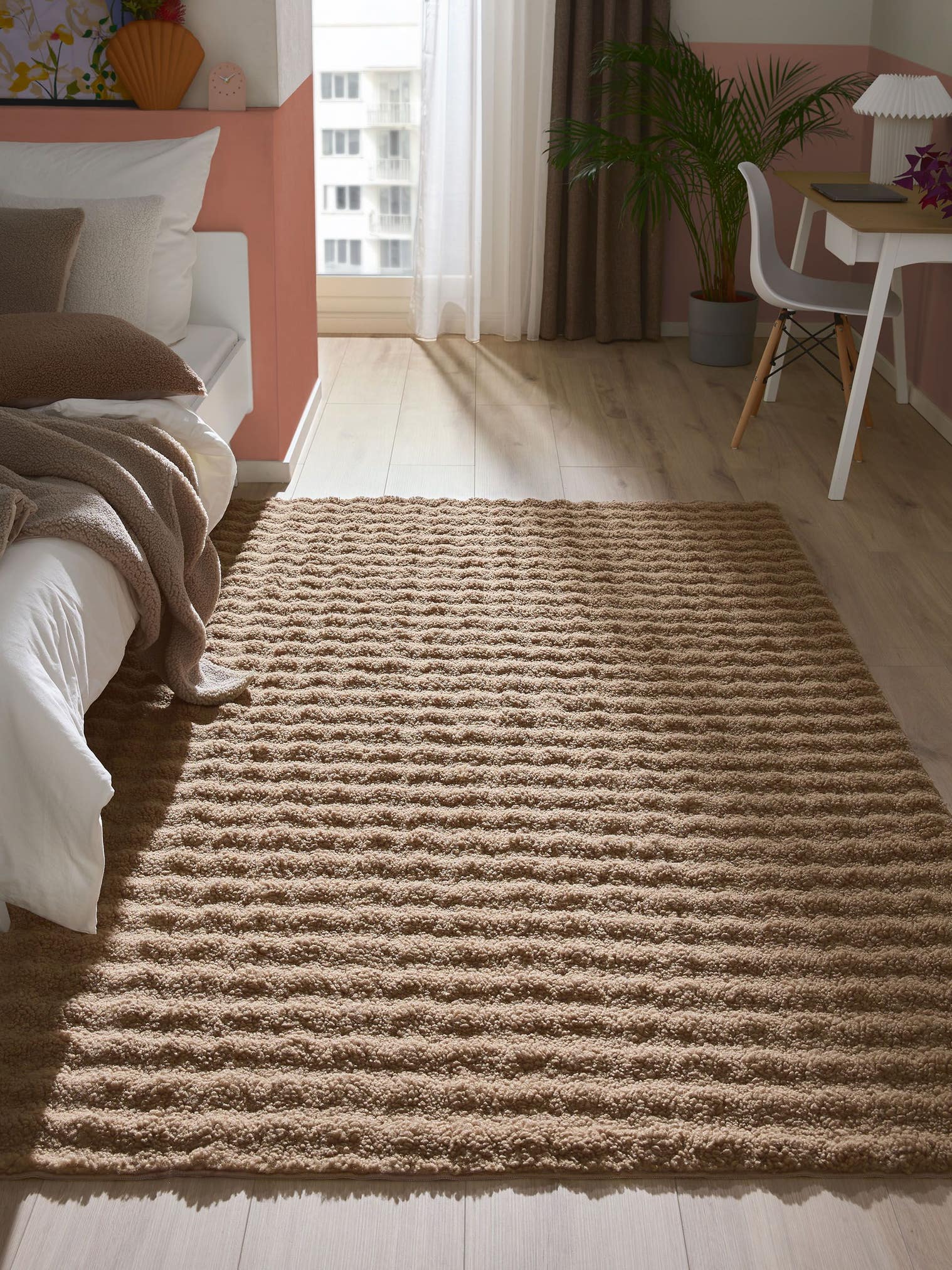 Teppich aus 100% Polyester in Braun mit 6 bis 10 mm hohem Flor von benuta Pop
