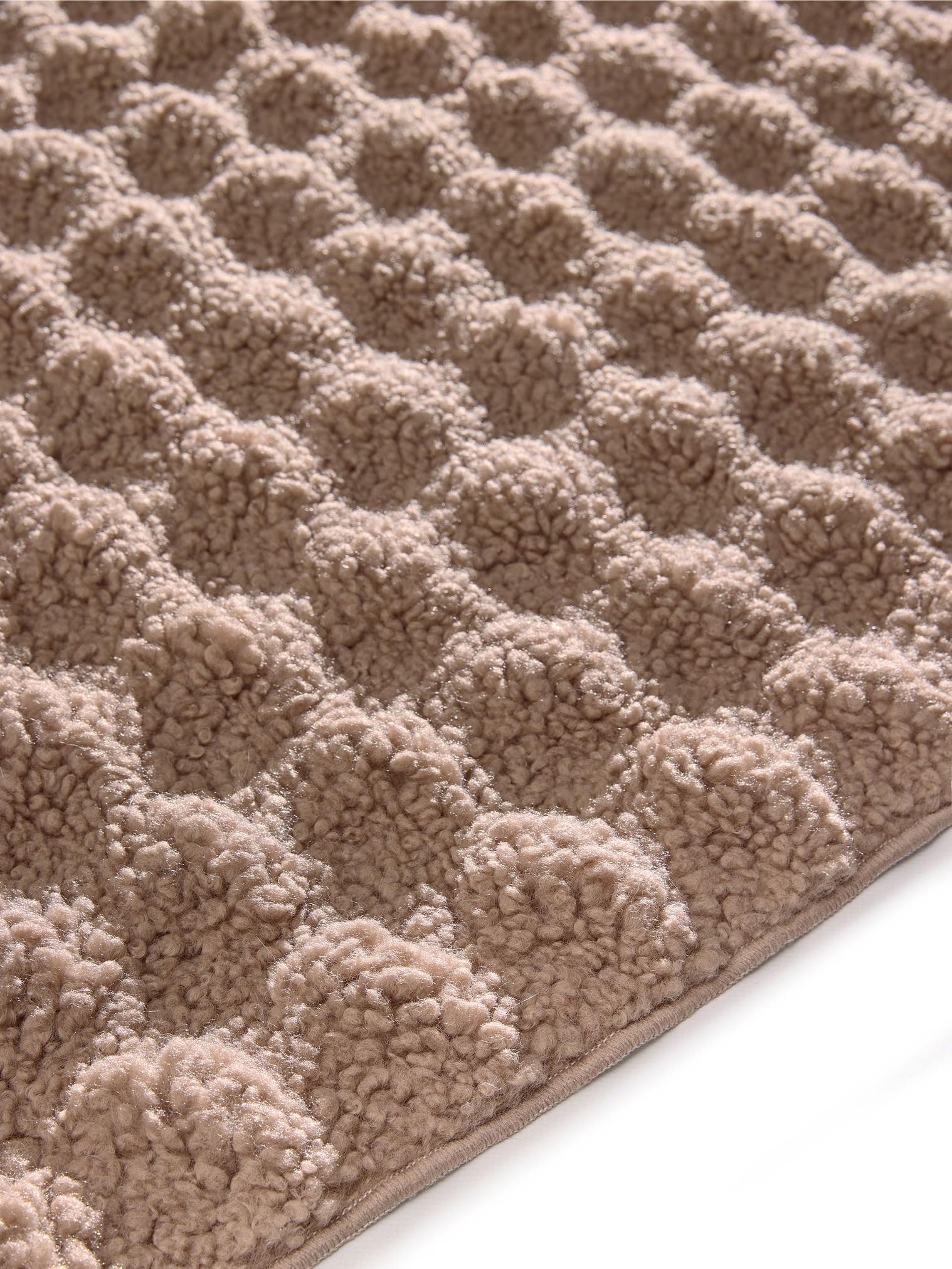 Teppich aus 100% Polyester in Braun mit 6 bis 10 mm hohem Flor von benuta Pop