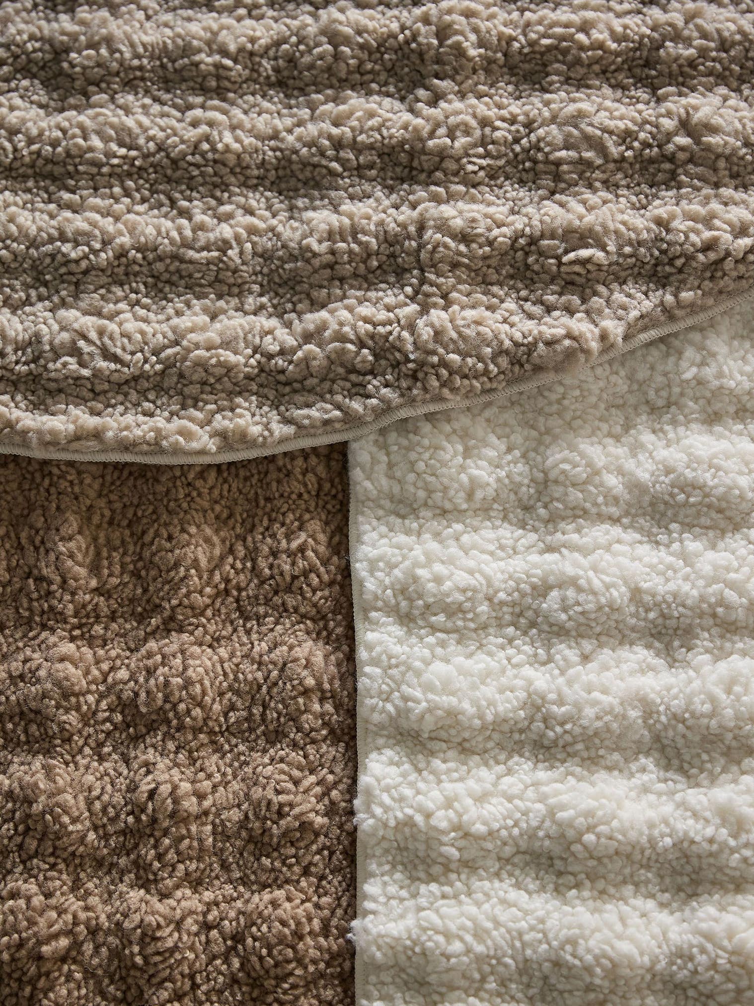 Teppich aus 100% Polyester in Weiß mit 6 bis 10 mm hohem Flor von benuta Pop