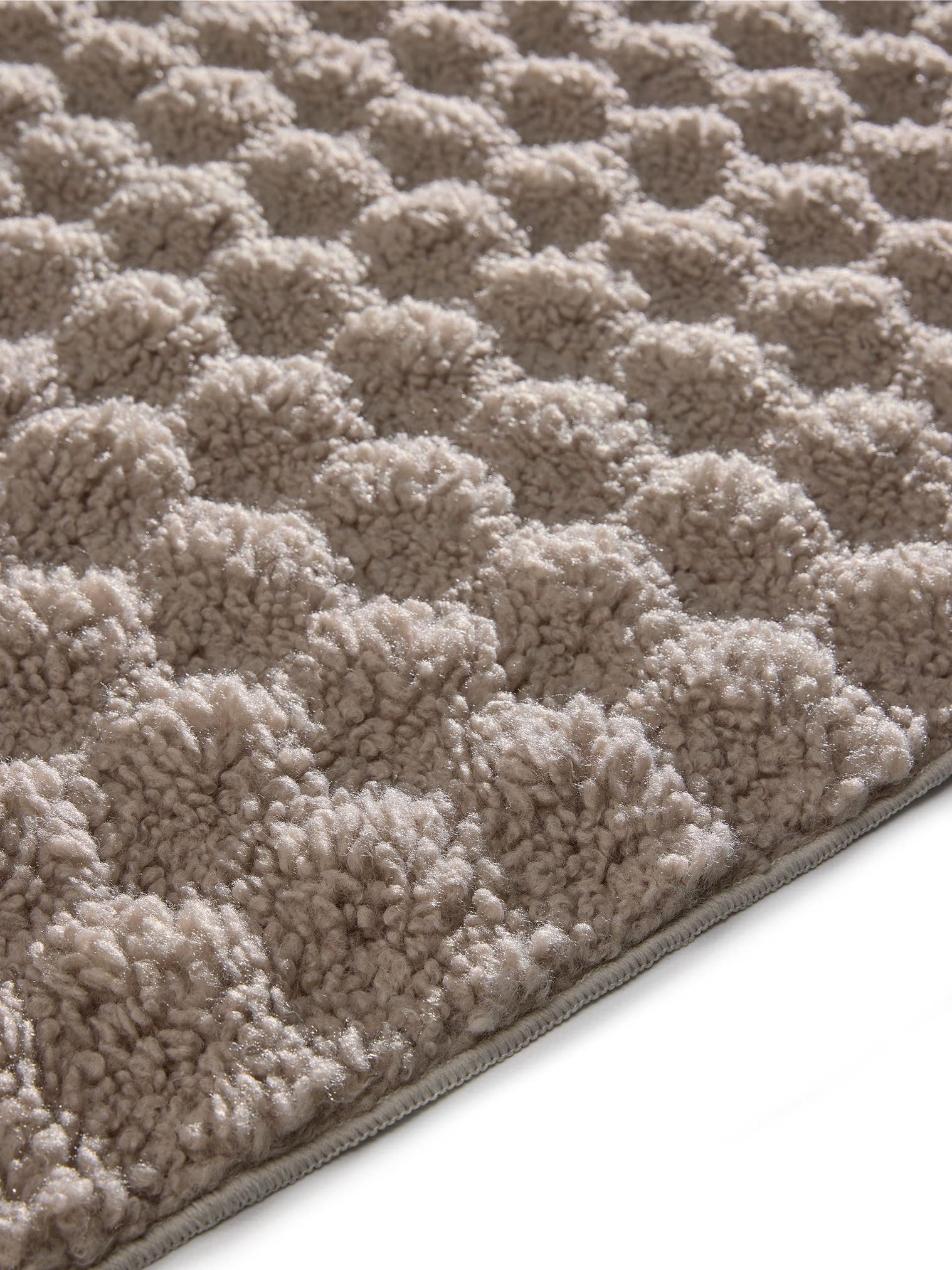 Teppich aus 100% Polyester in Grau mit 6 bis 10 mm hohem Flor von benuta Pop