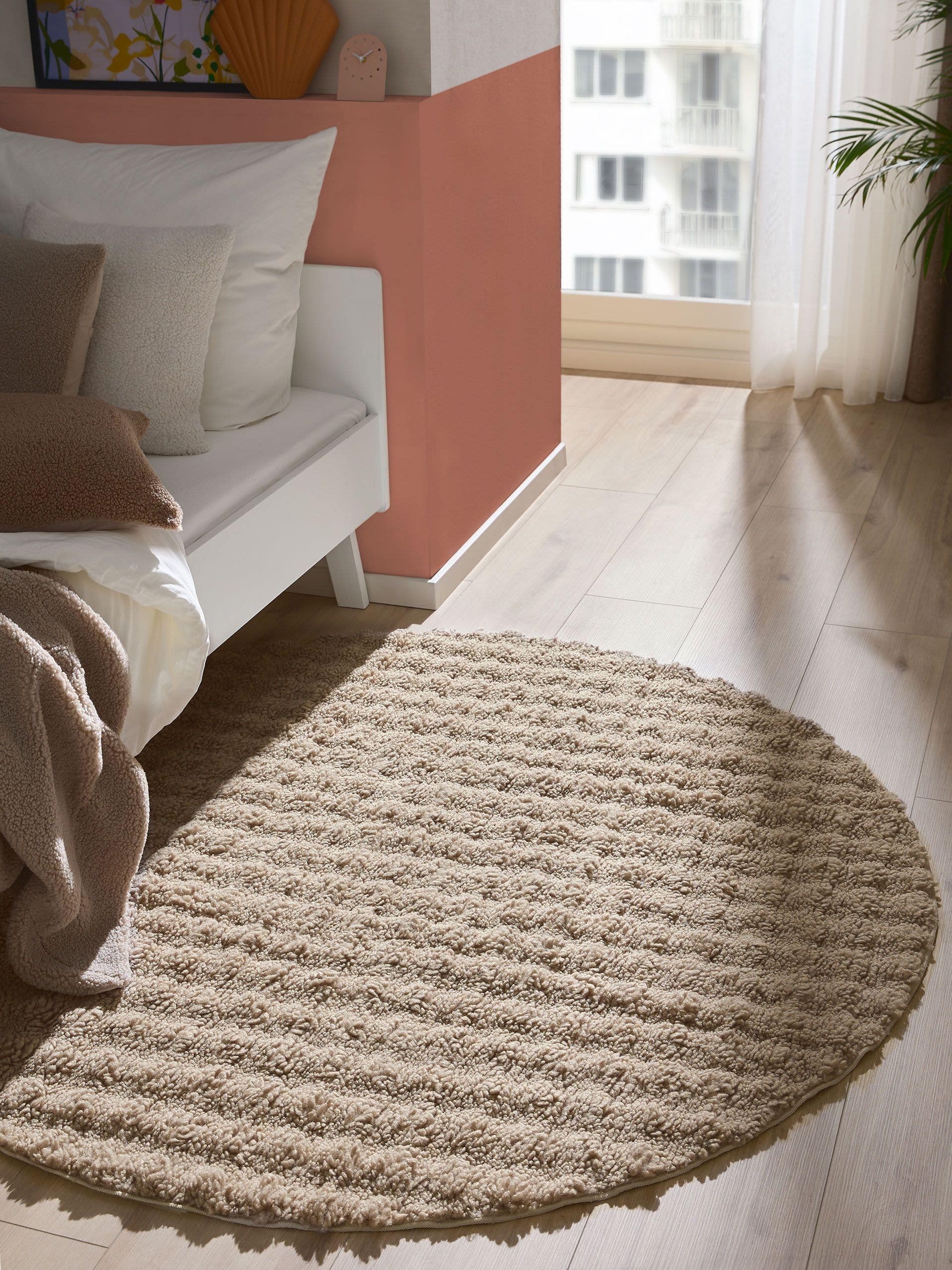 Rug made of 100% Polyester in Grey with a 6 - 10 mm high pile by benuta Pop