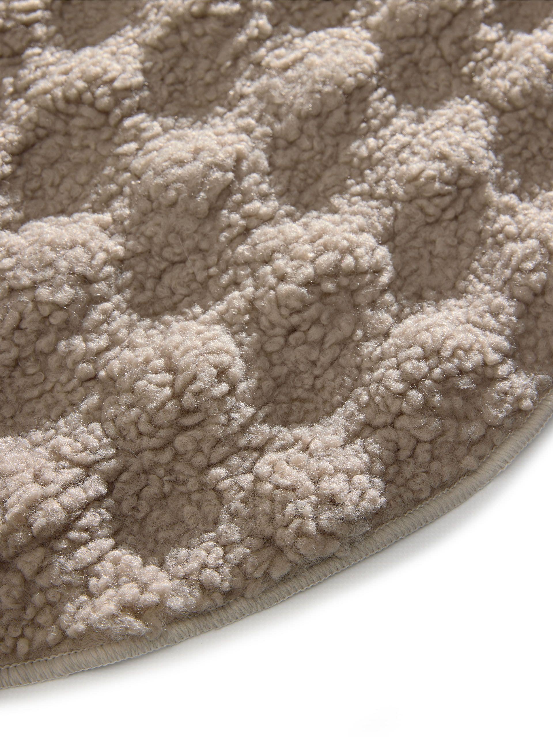 Rug made of 100% Polyester in Grey with a 6 - 10 mm high pile by benuta Pop